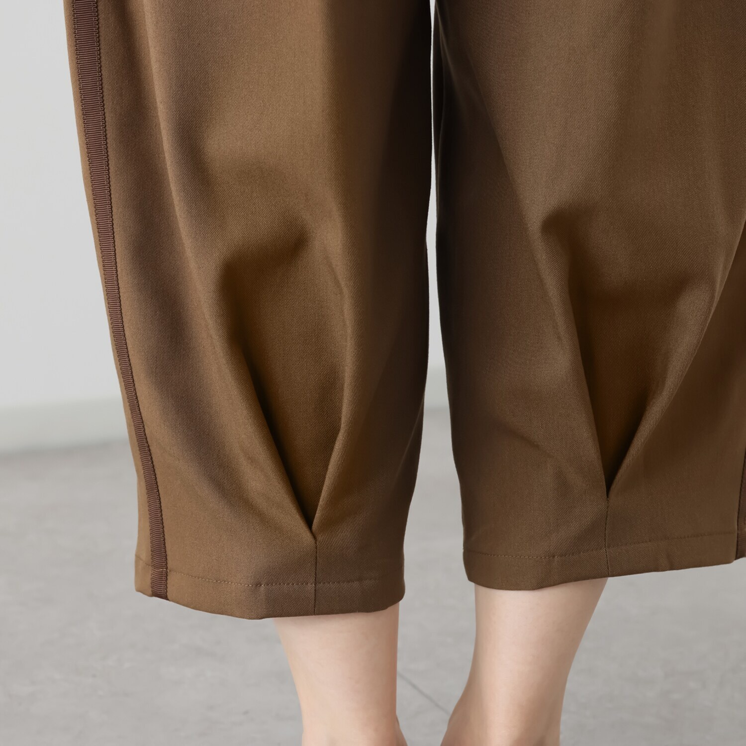 ヨウゾウカタブキ タックパンツ