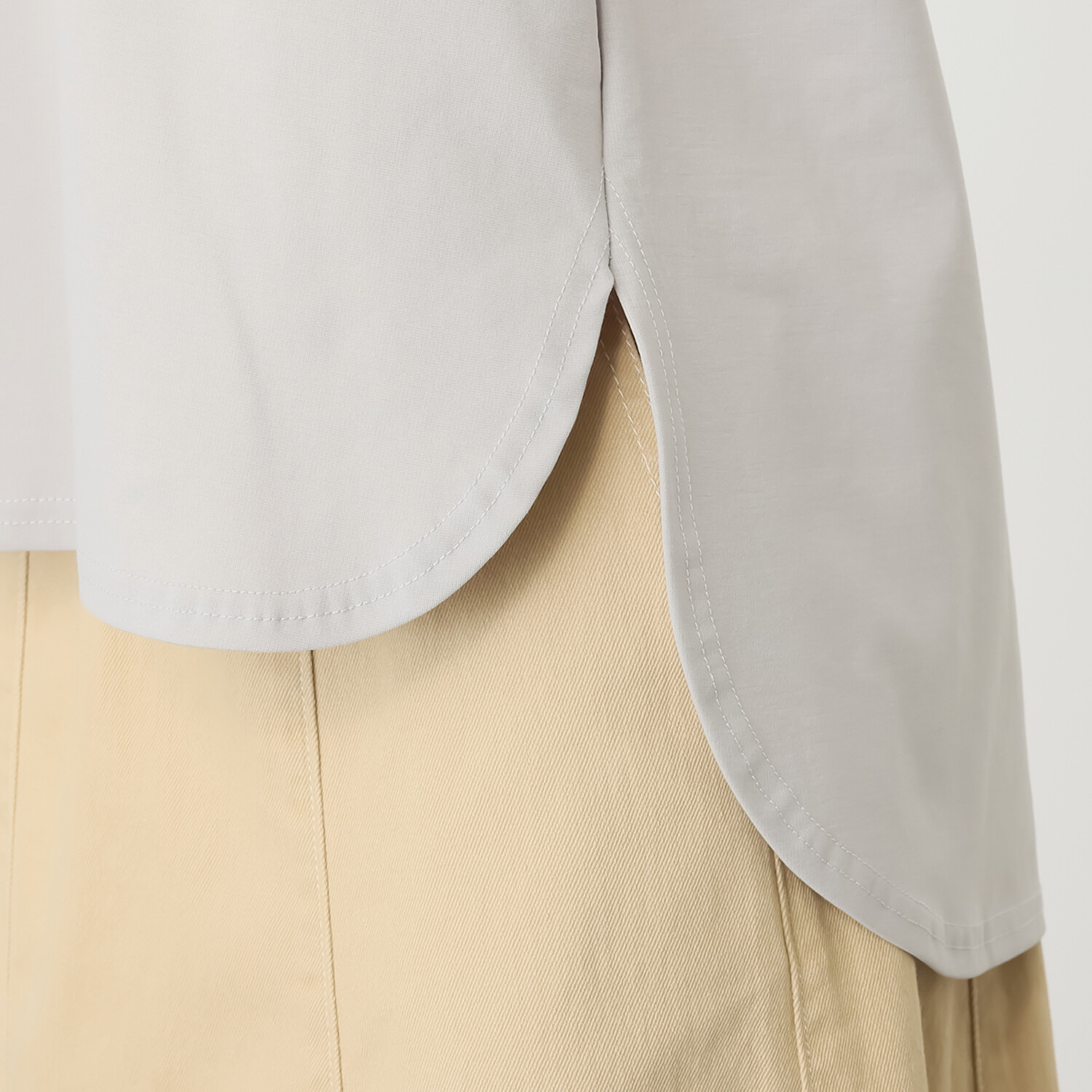 イシカワラボ★ヒトミ ソフトライトポンチ 箔プリントアクセント プルオーバー