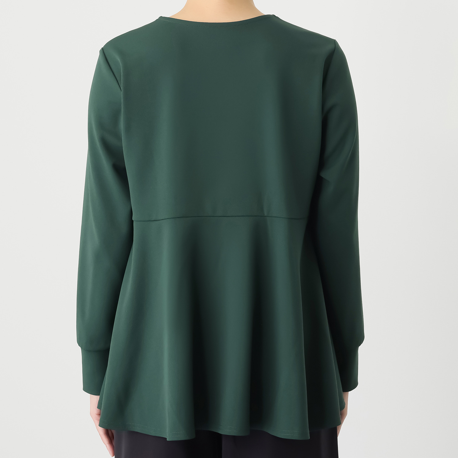 イシカワラボ★ヒトミ バックサテンジョーゼット ペプラムデザイン 袖口ボタンアクセント プルオーバー