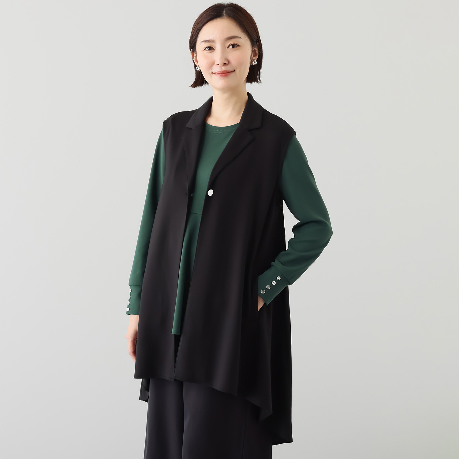 イシカワラボ★ヒトミ 異素材切替 バックフレアーデザイン テーラードジレ