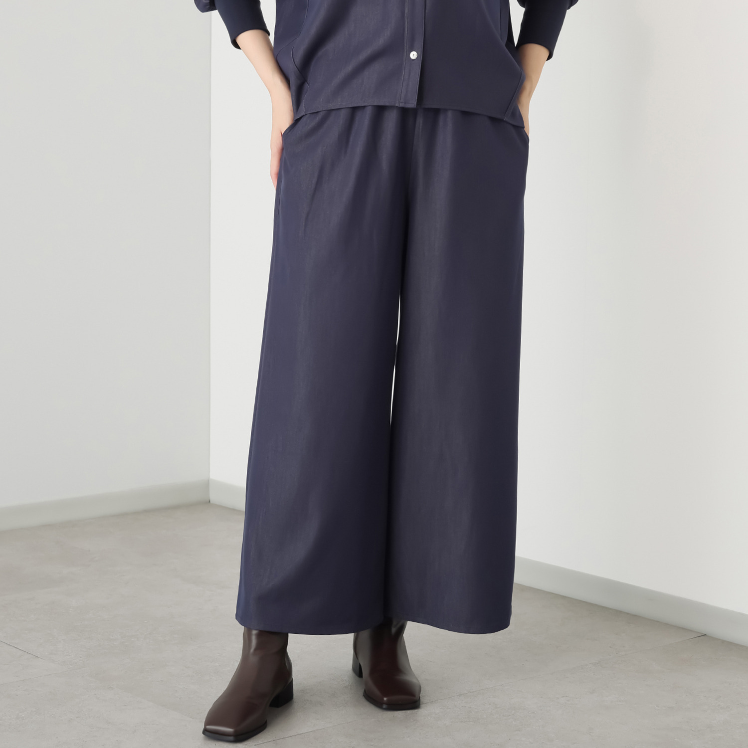 イシカワラボ★ヒトミ ストレッチツイル ドローストリング付 セミワイドパンツ