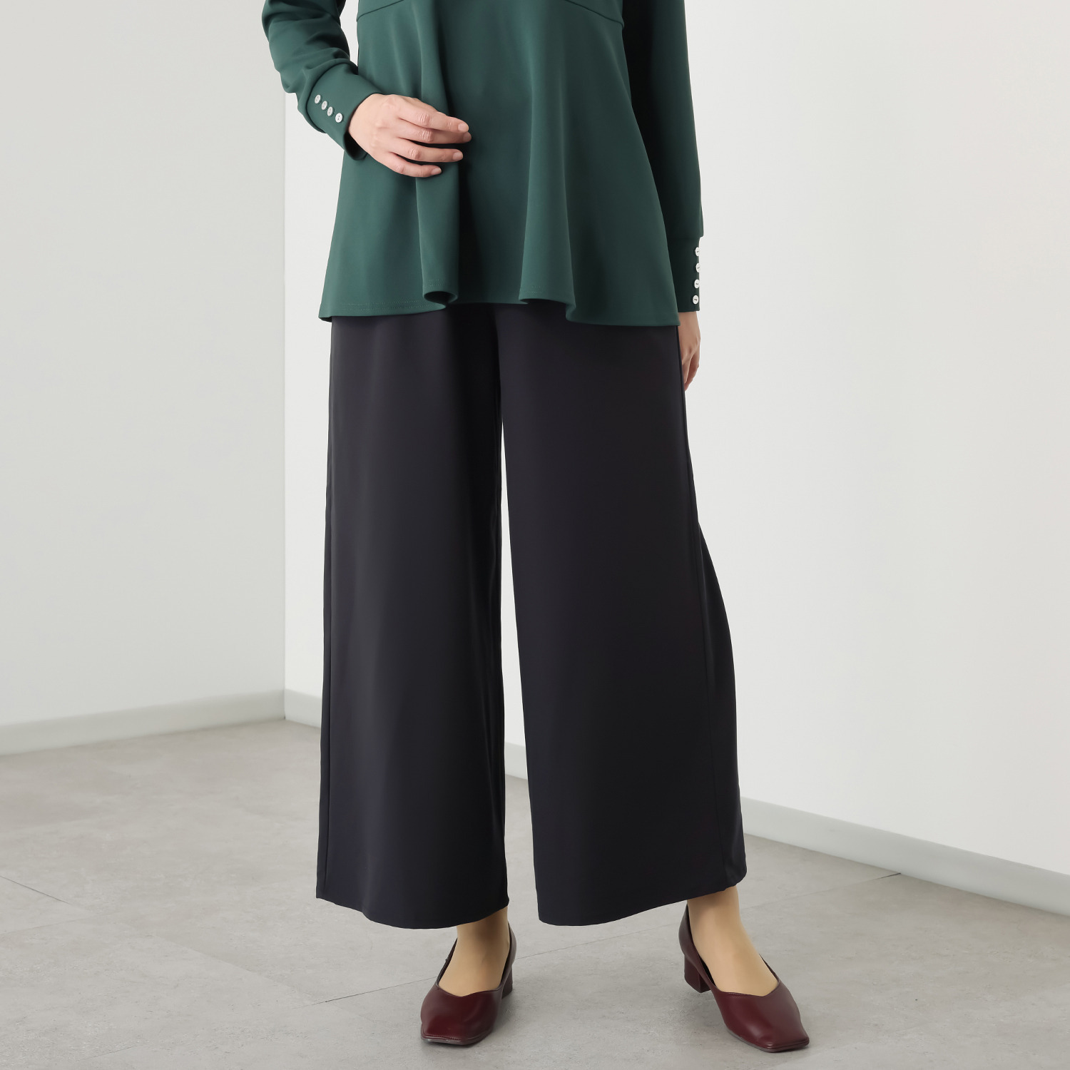 イシカワラボ★ヒトミ ストレッチツイル ドローストリング付 セミワイドパンツ