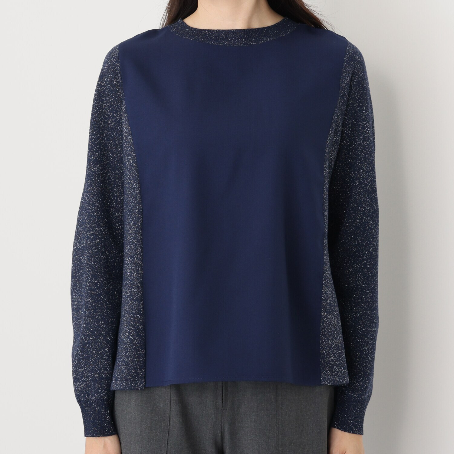 バーチ　ドゥエ ラメニットの輝きと 梨地ジョーゼットの ドッキングプルオーバー