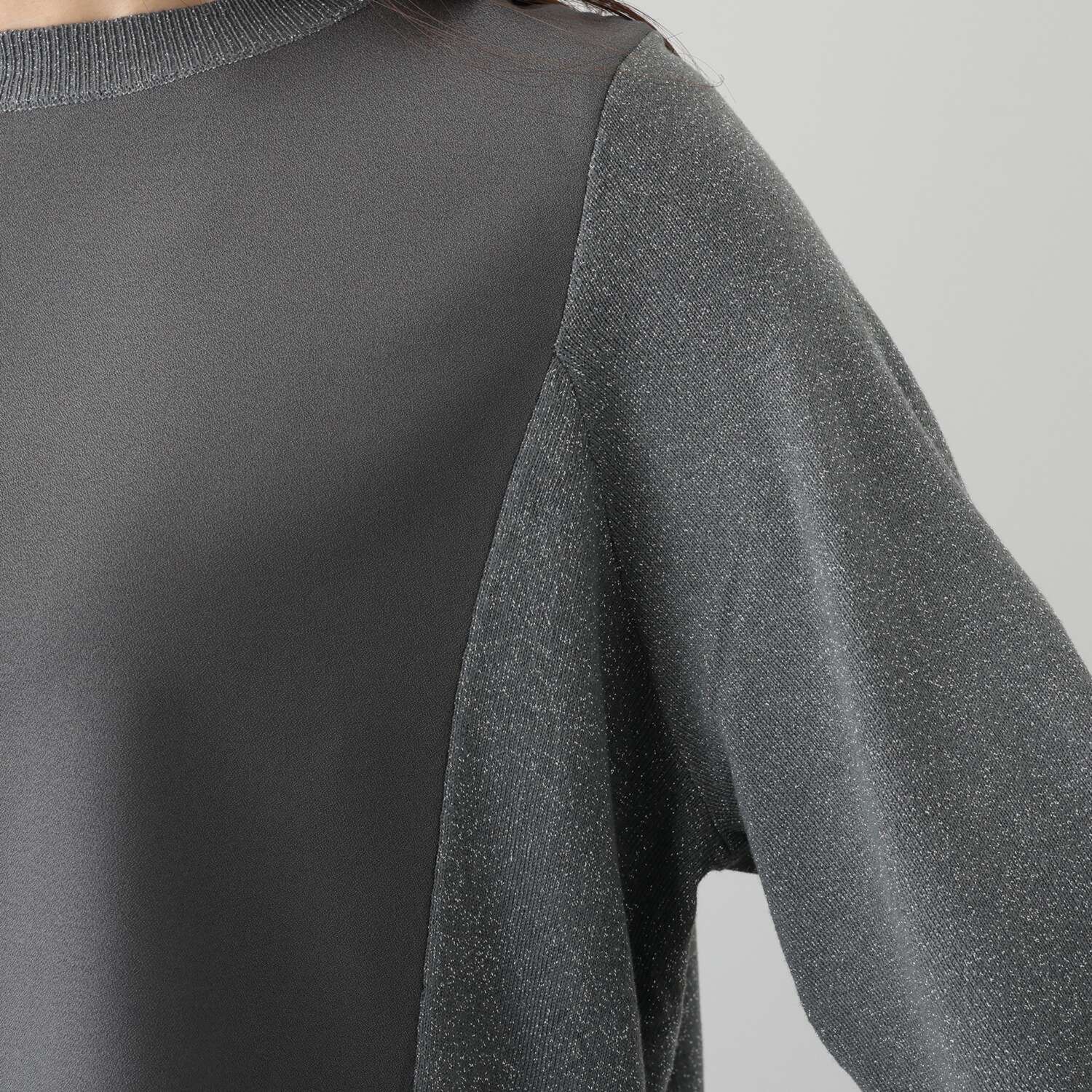 バーチ　ドゥエ ラメニットの輝きと 梨地ジョーゼットの ドッキングプルオーバー