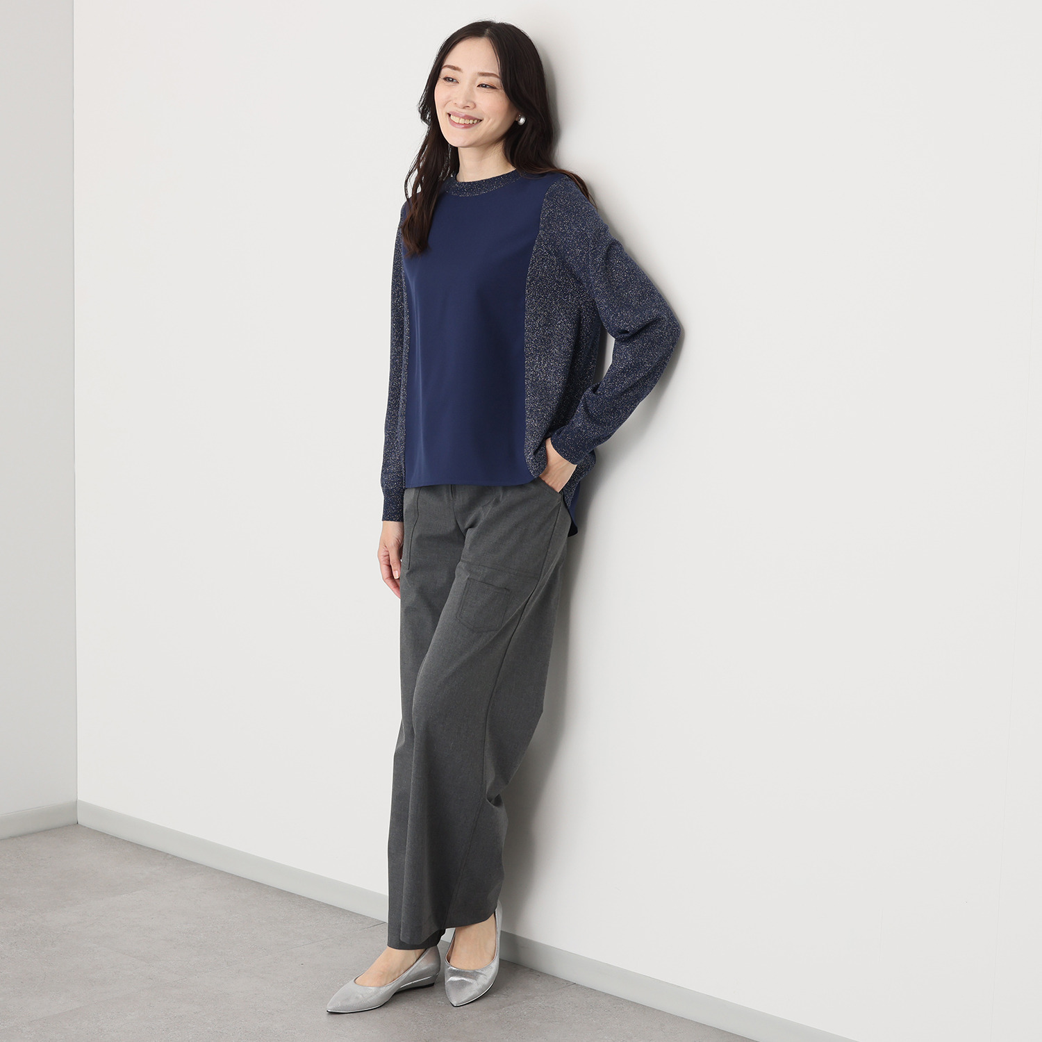 バーチ　ドゥエ ラメニットの輝きと 梨地ジョーゼットの ドッキングプルオーバー