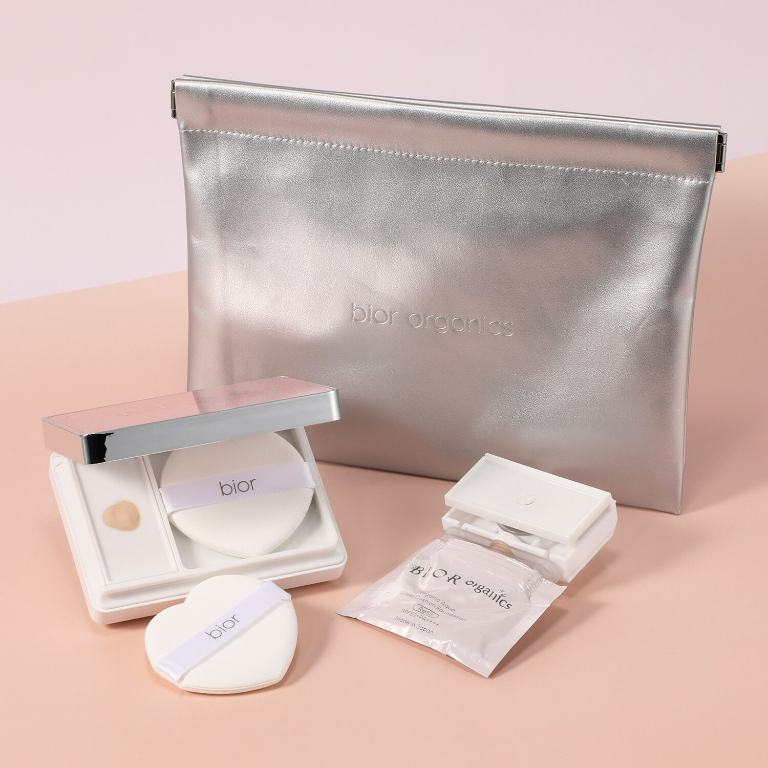 ビオール　オーガニクス パウダー状に変化して しっとりサラツヤ新感覚！ エアレスクッション オーガニックアクア 美容液ファンデーション ２個分スペシャルセット