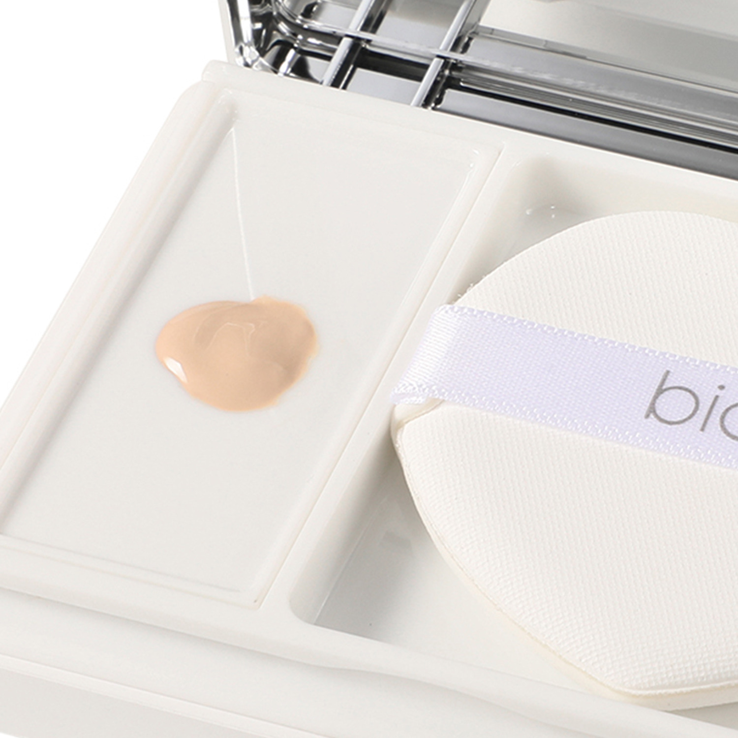 ビオール　オーガニクス パウダー状に変化して しっとりサラツヤ新感覚！ エアレスクッション オーガニックアクア 美容液ファンデーション ２個分スペシャルセット