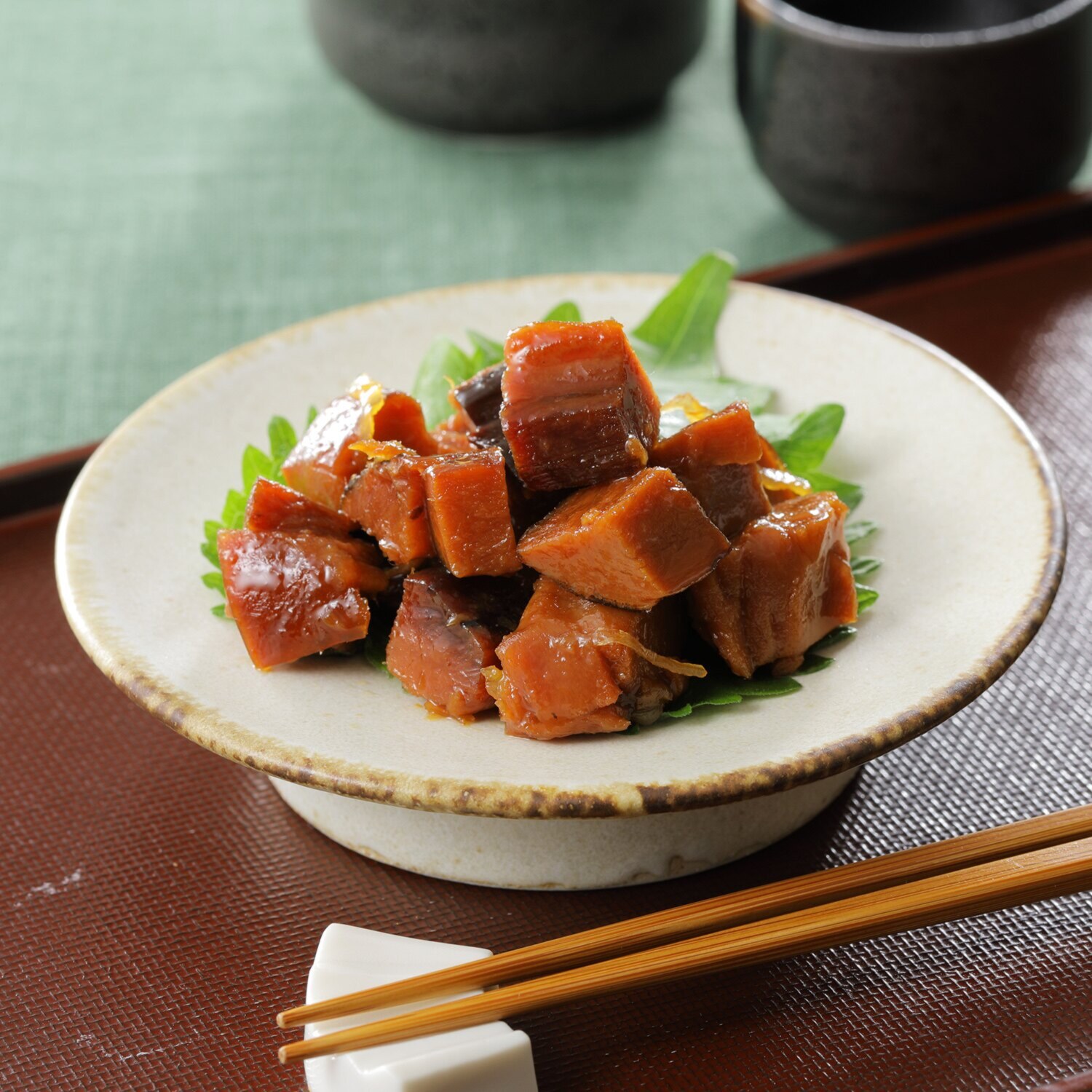 噛みしめるほどに かつおの旨み広がる かつお角煮