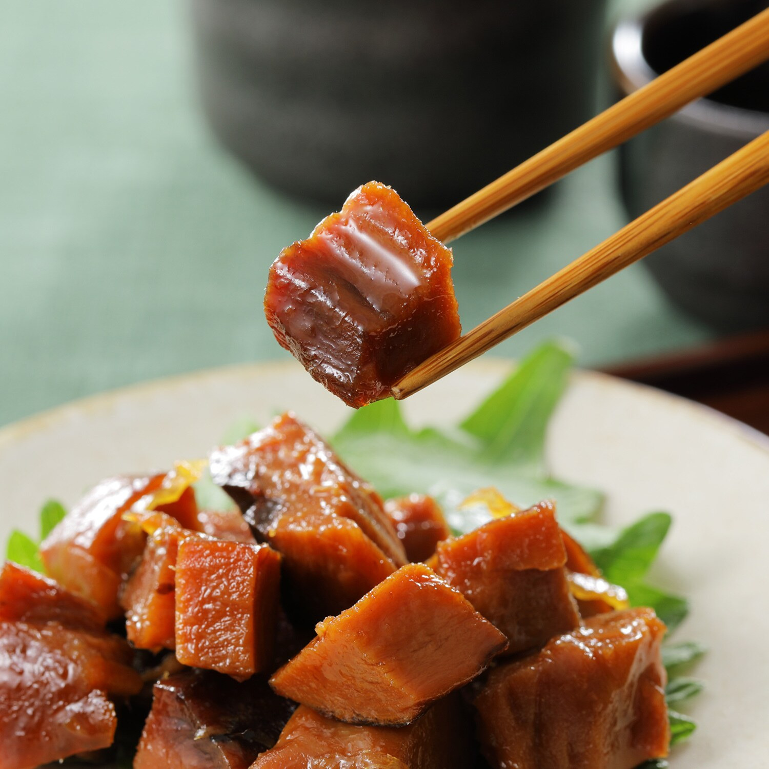 噛みしめるほどに かつおの旨み広がる かつお角煮
