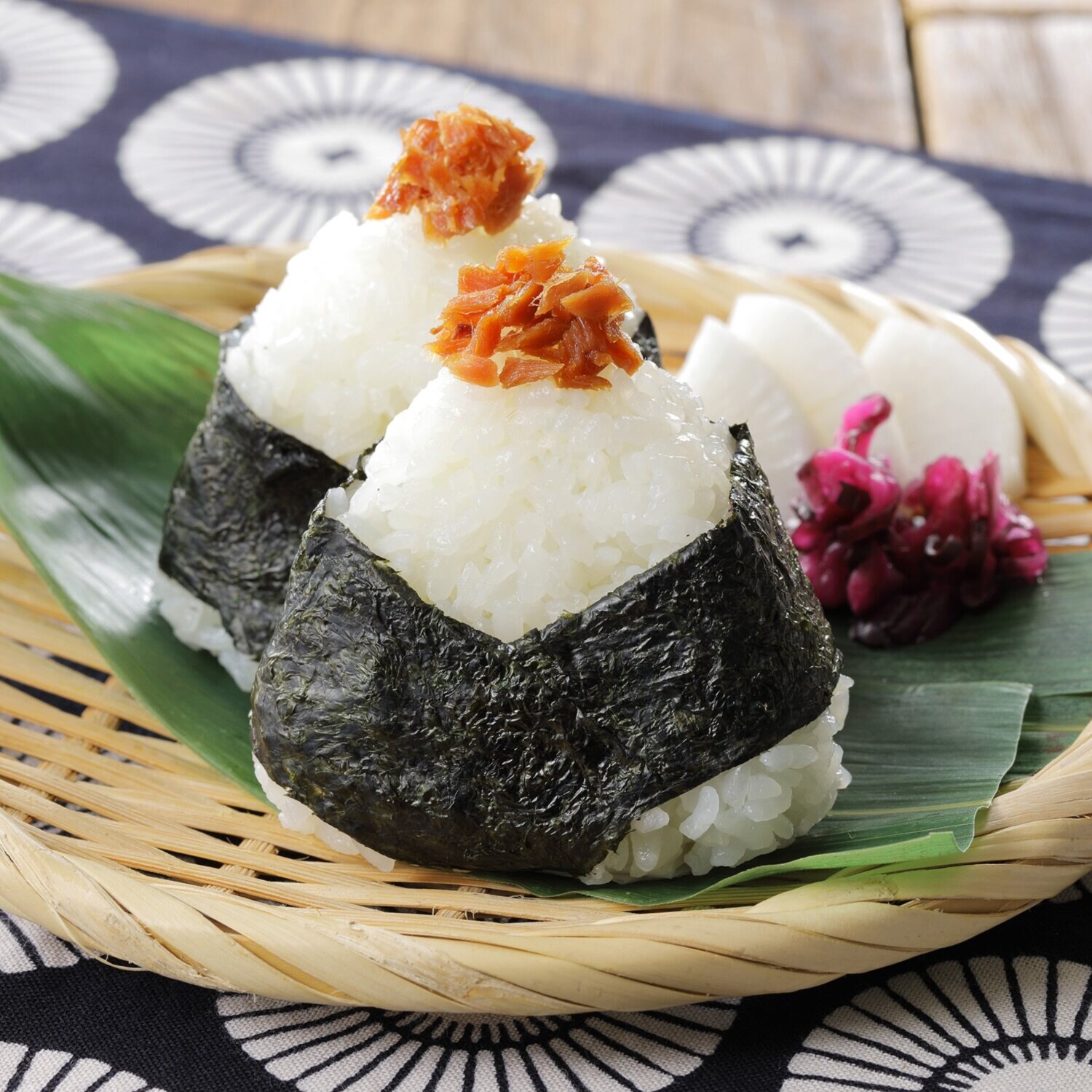 噛みしめるほどに かつおの旨み広がる かつお角煮