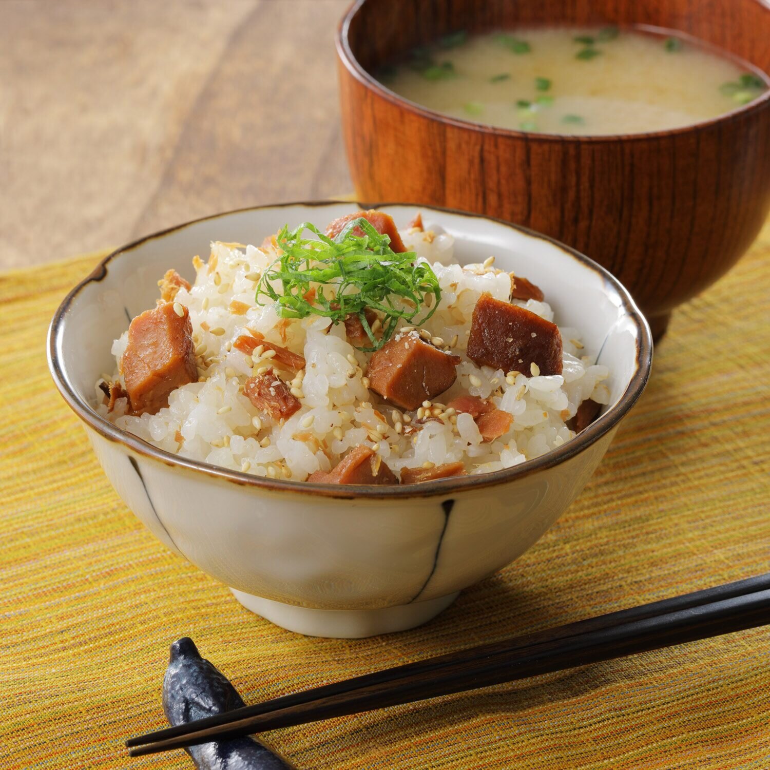 噛みしめるほどに かつおの旨み広がる かつお角煮