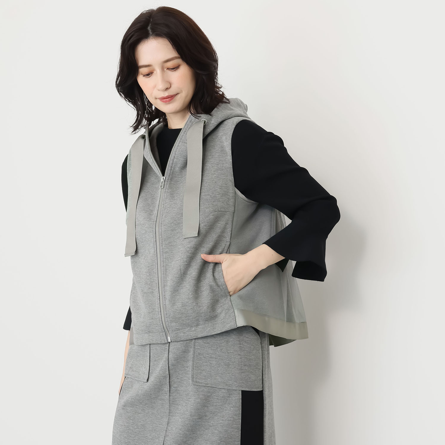 ブルーコレクション 大人かわいい決定版！！ チュール＆ グログランアクセント フード付ベスト