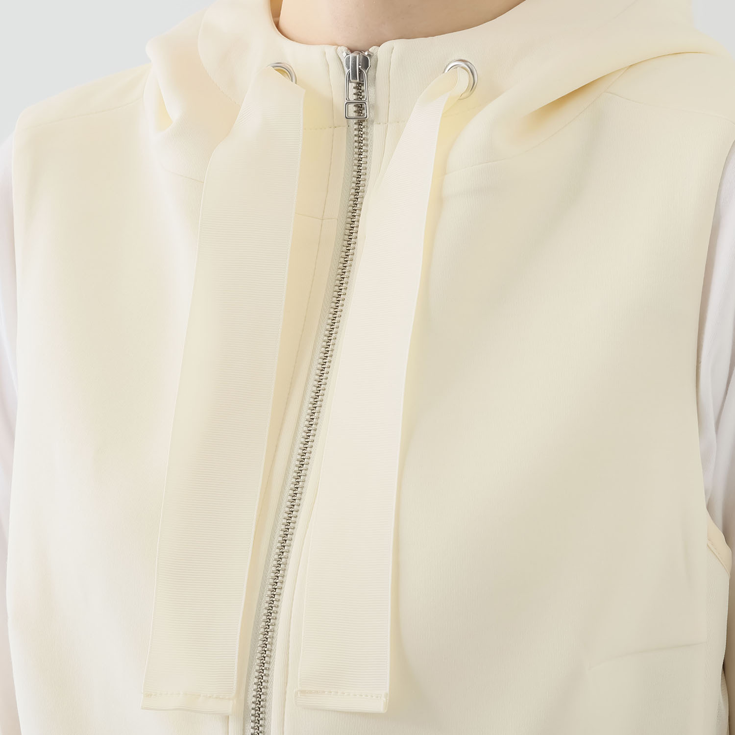 ブルーコレクション 大人かわいい決定版！！ チュール＆ グログランアクセント フード付ベスト