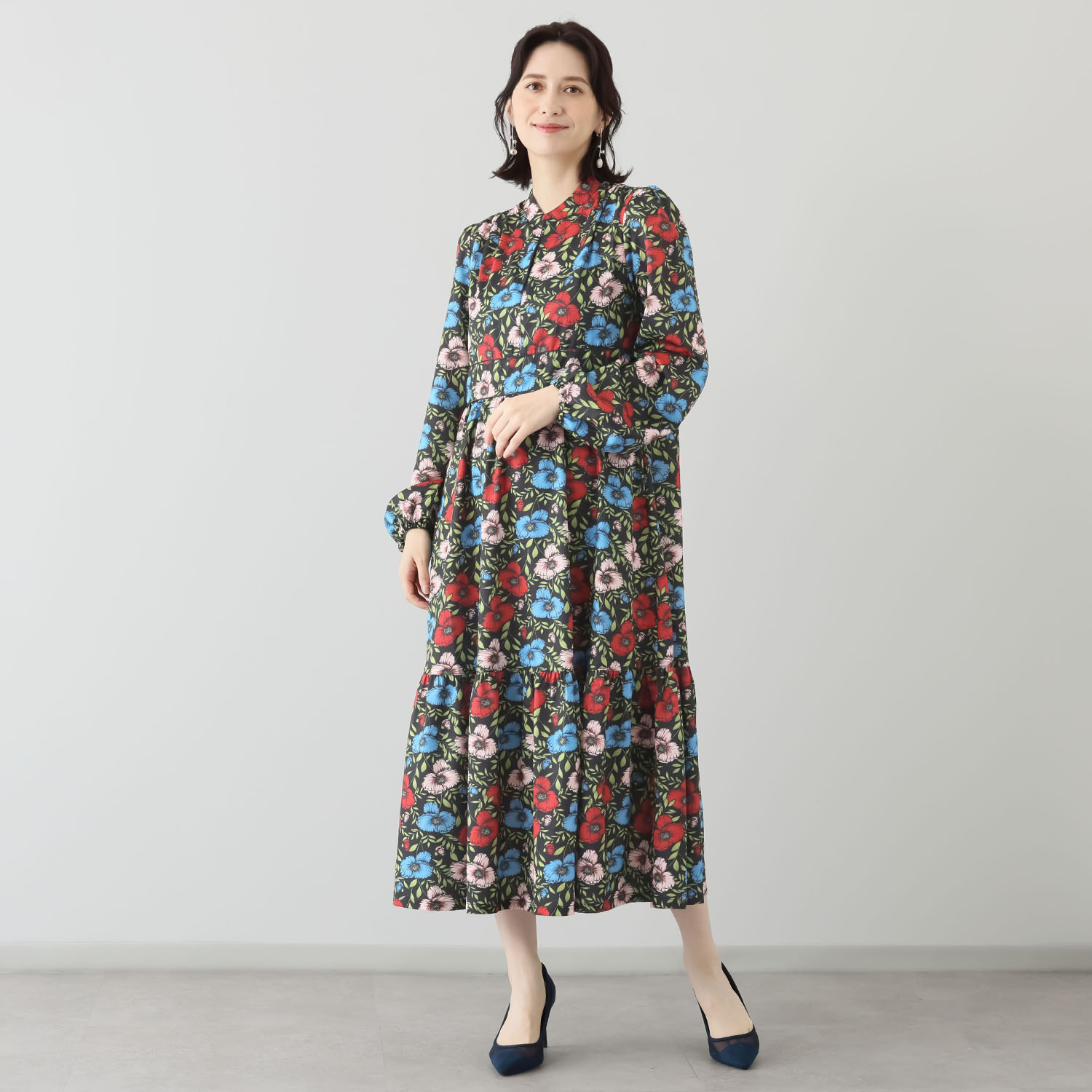 ブルーコレクション 秋の風感じる！ アネモネプリント ティアードワンピース