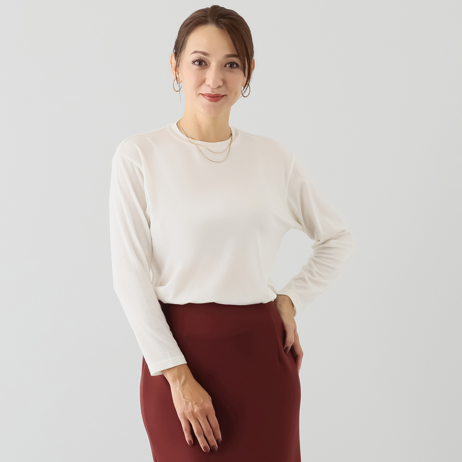 エイガールズ とろける肌触り スーパーストレッチ テンセルカシミヤ混 クルーネックプルオーバー