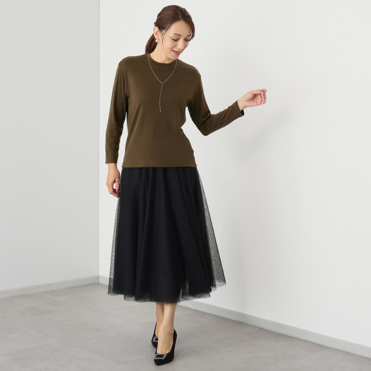 エイガールズ とろける肌触り スーパーストレッチ テンセルカシミヤ混 クルーネックプルオーバー