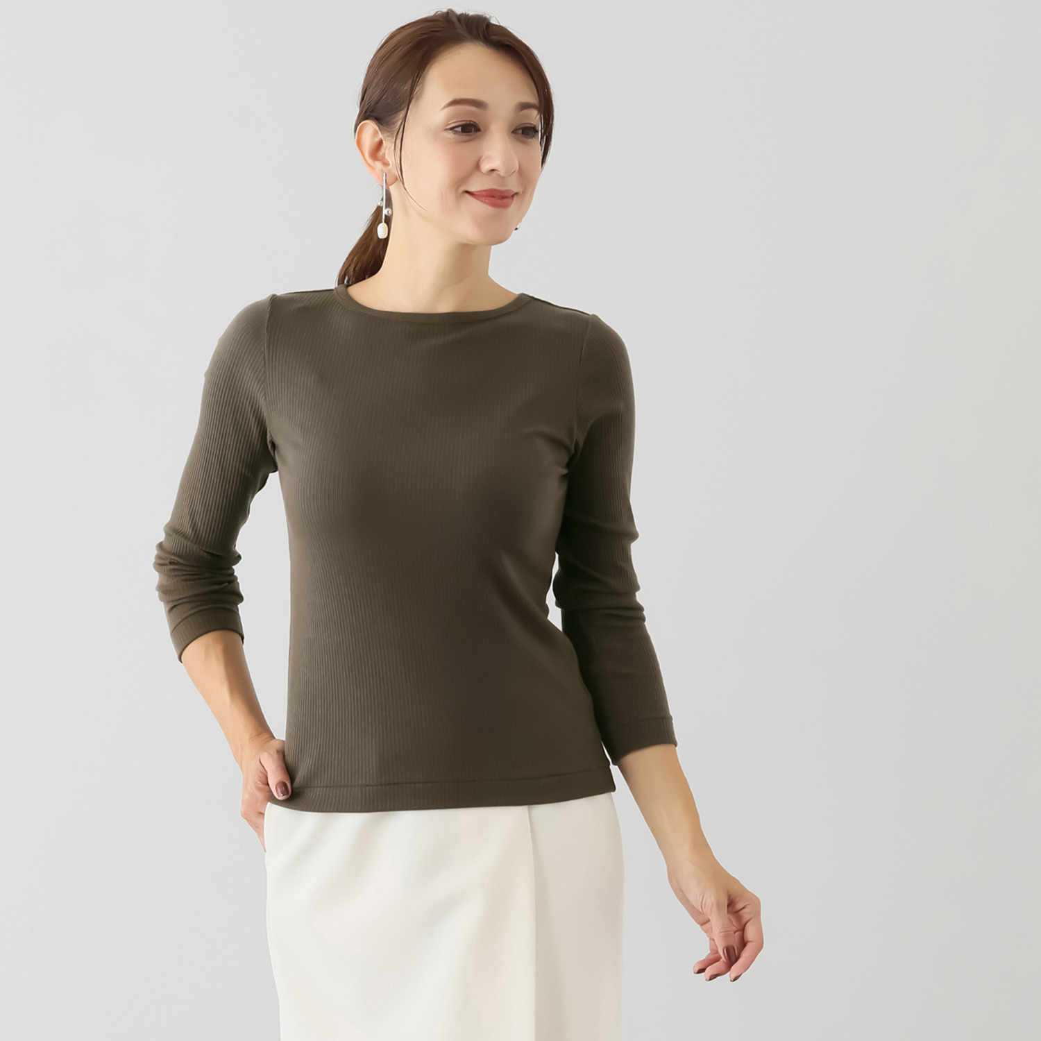 エイガールズ とろける肌触り スーパーストレッチ テンセルカシミヤ混 変形リブプルオーバー