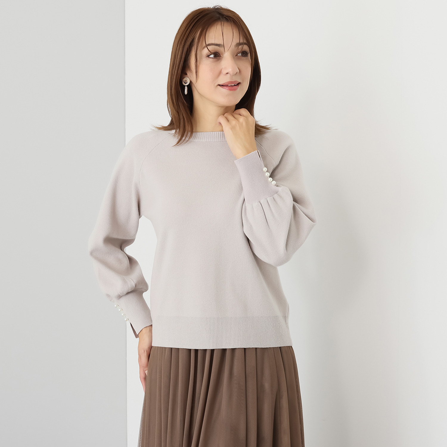 ルクオーレ パール調ボタンアクセント ニットプルオーバー
