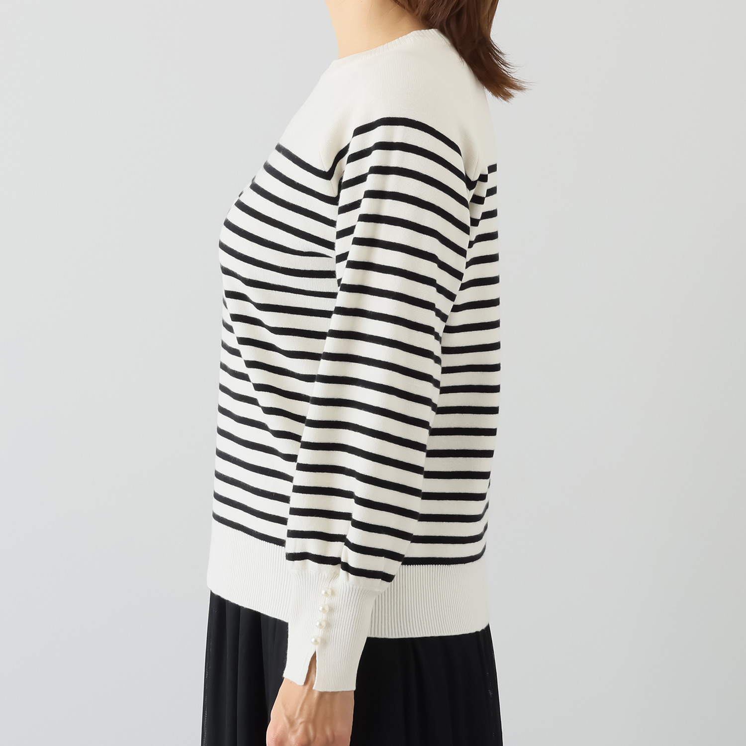 ルクオーレ パール調ボタンアクセント ニットプルオーバー