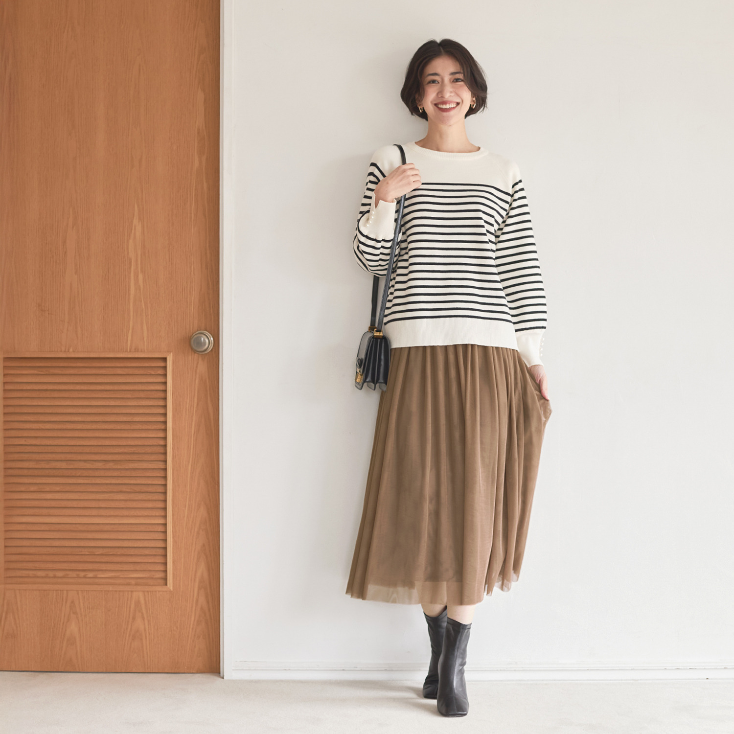 ルクオーレ パール調ボタンアクセント ニットプルオーバー