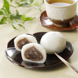 “亜月亭” 新潟県産こがねもち使用！ 白小豆入り大福 （こしあん）