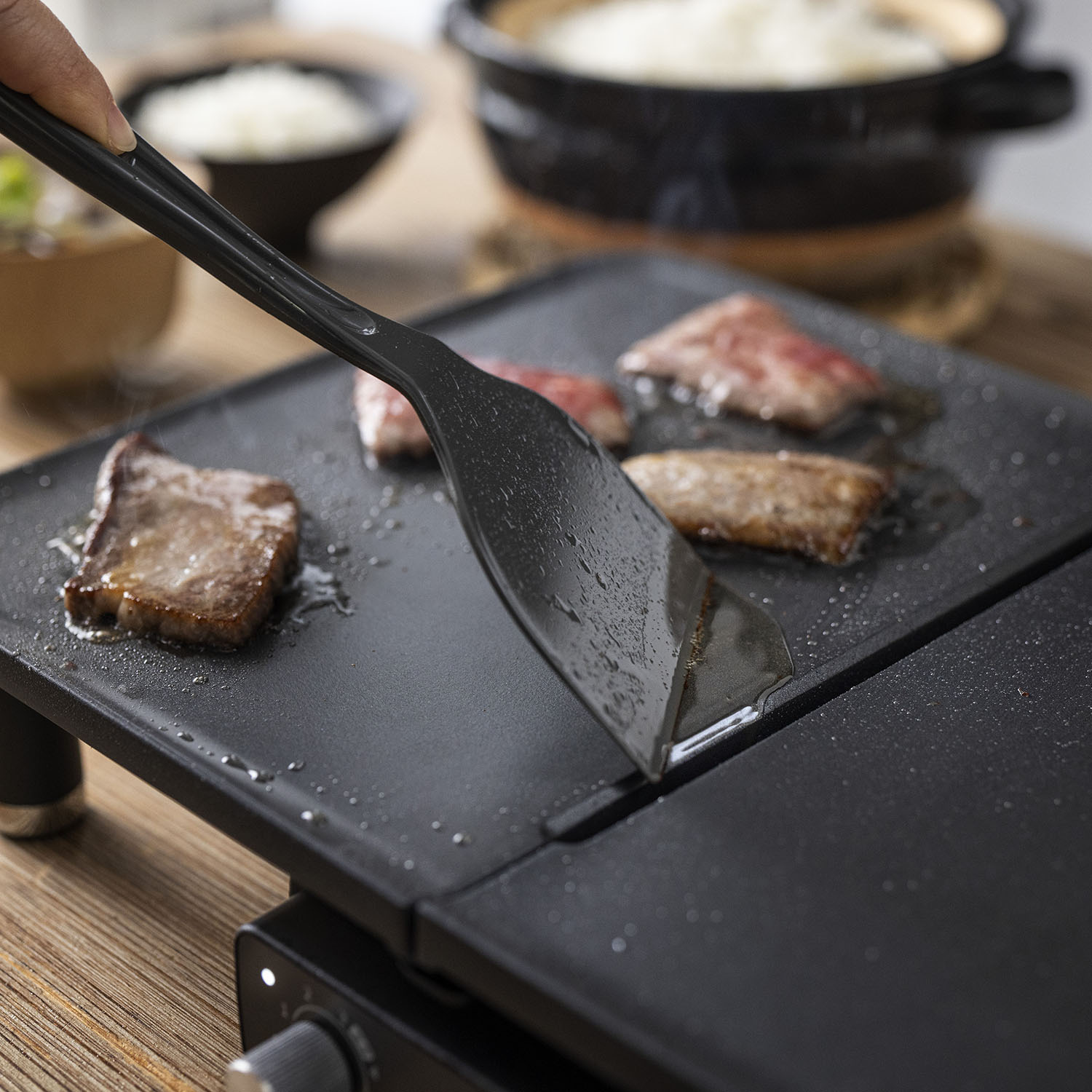エバークックデコ 食卓で味わう感動グリル！ ２面調理も片面調理もＯＫ それぞれ温度調節もできる ホットプレート デュオグリル ＨＰＹ−１２１