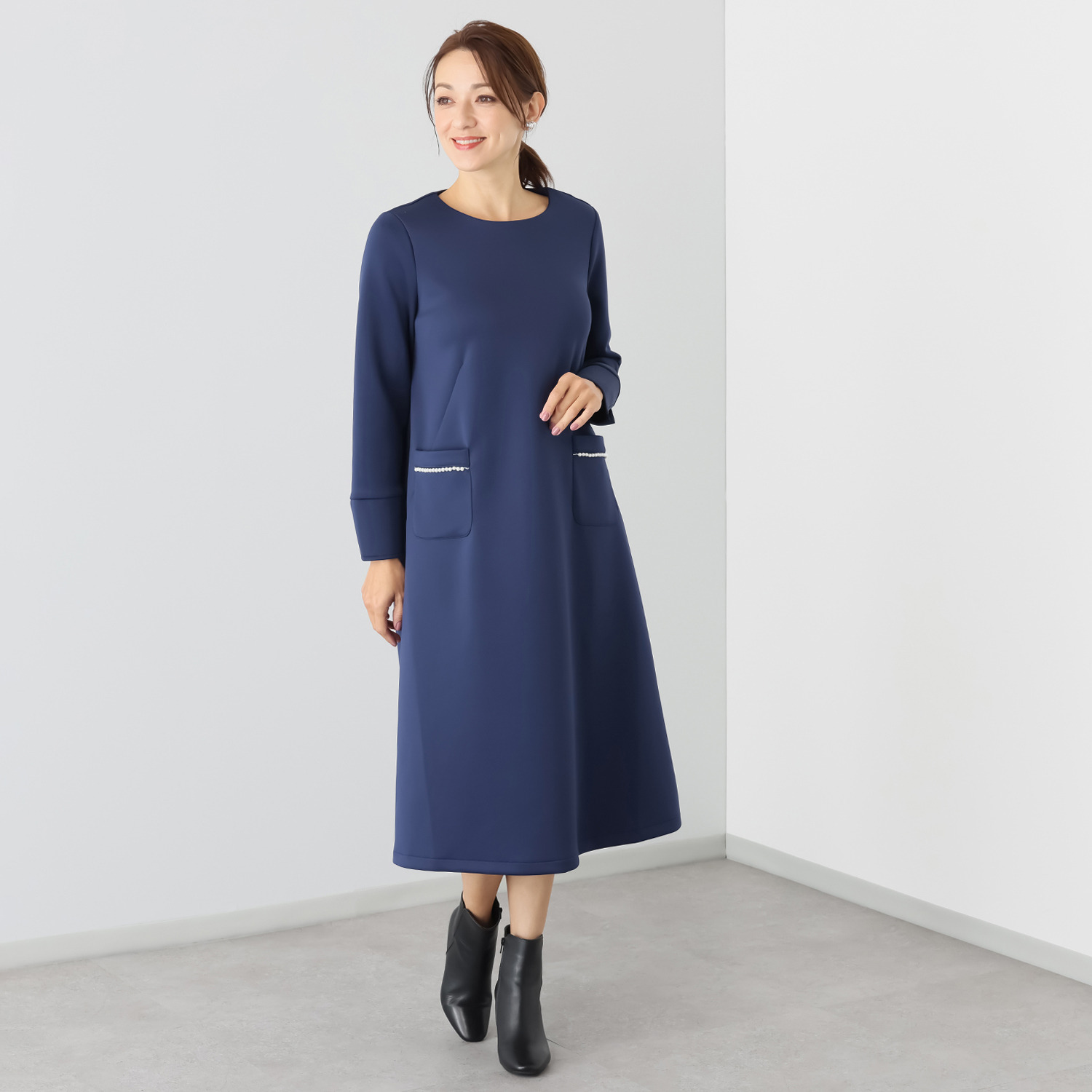 パルムミミ エレガントを気軽にまとう パールビジュウ付 Ａラインワンピース