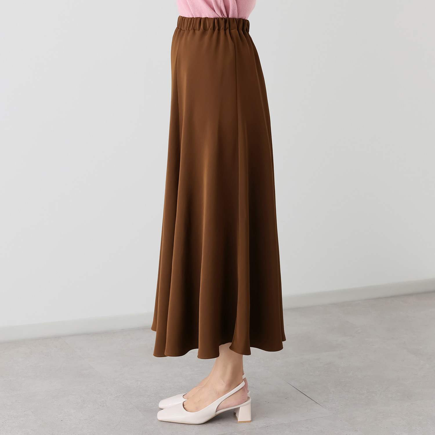 パルムミミ 上品さとこなれ感の 旬バランスを叶える ニュアンス フレアースカート