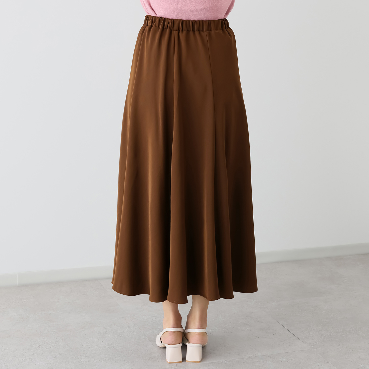パルムミミ 上品さとこなれ感の 旬バランスを叶える ニュアンス フレアースカート
