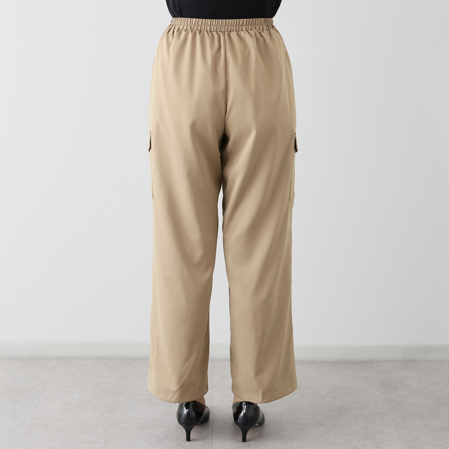 パルムミミ 品良くラフに着こなす エレガントカジュアルな イージーカーゴパンツ