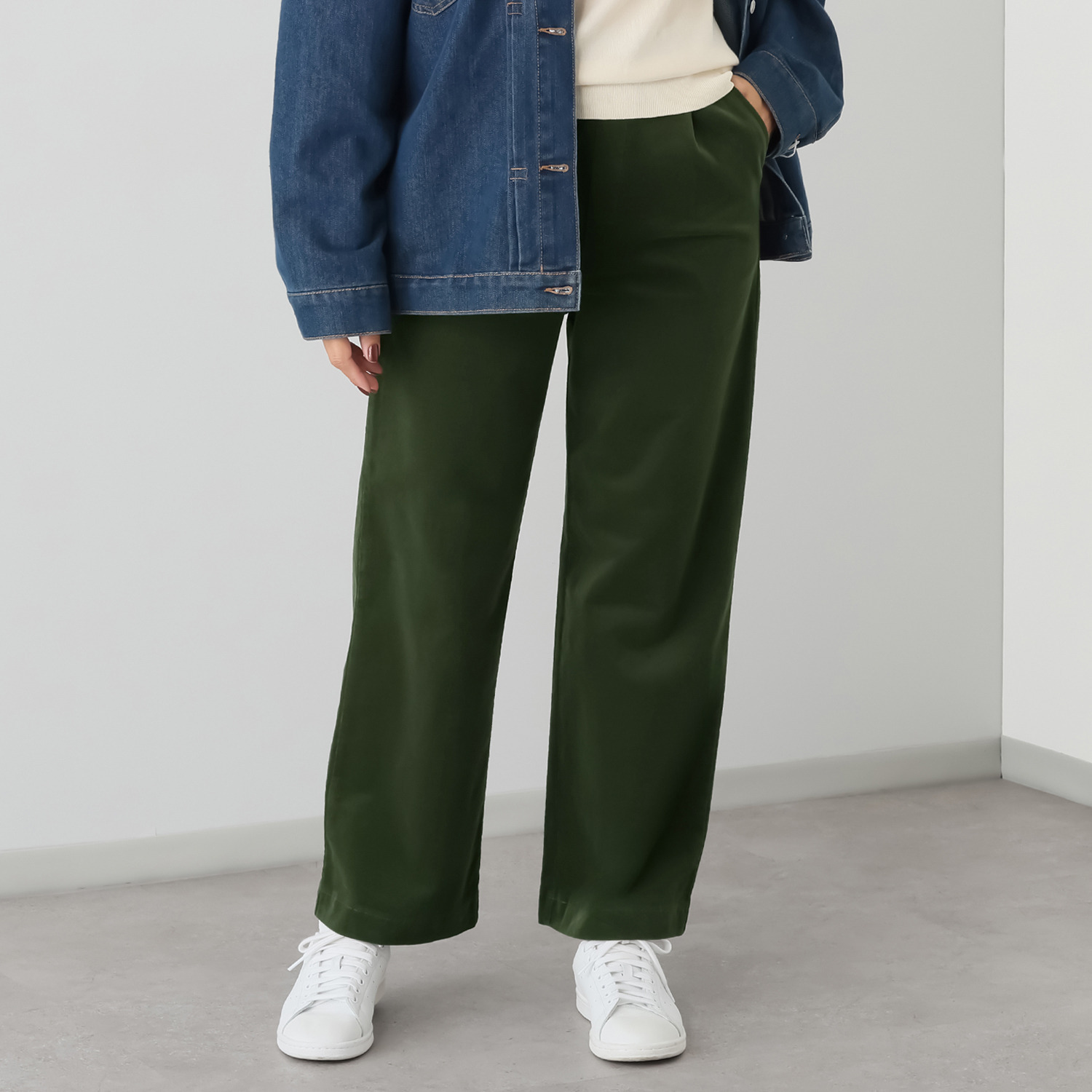 アトリエール きれいめコーデュロイ ソフトストレッチ タックワイドパンツ