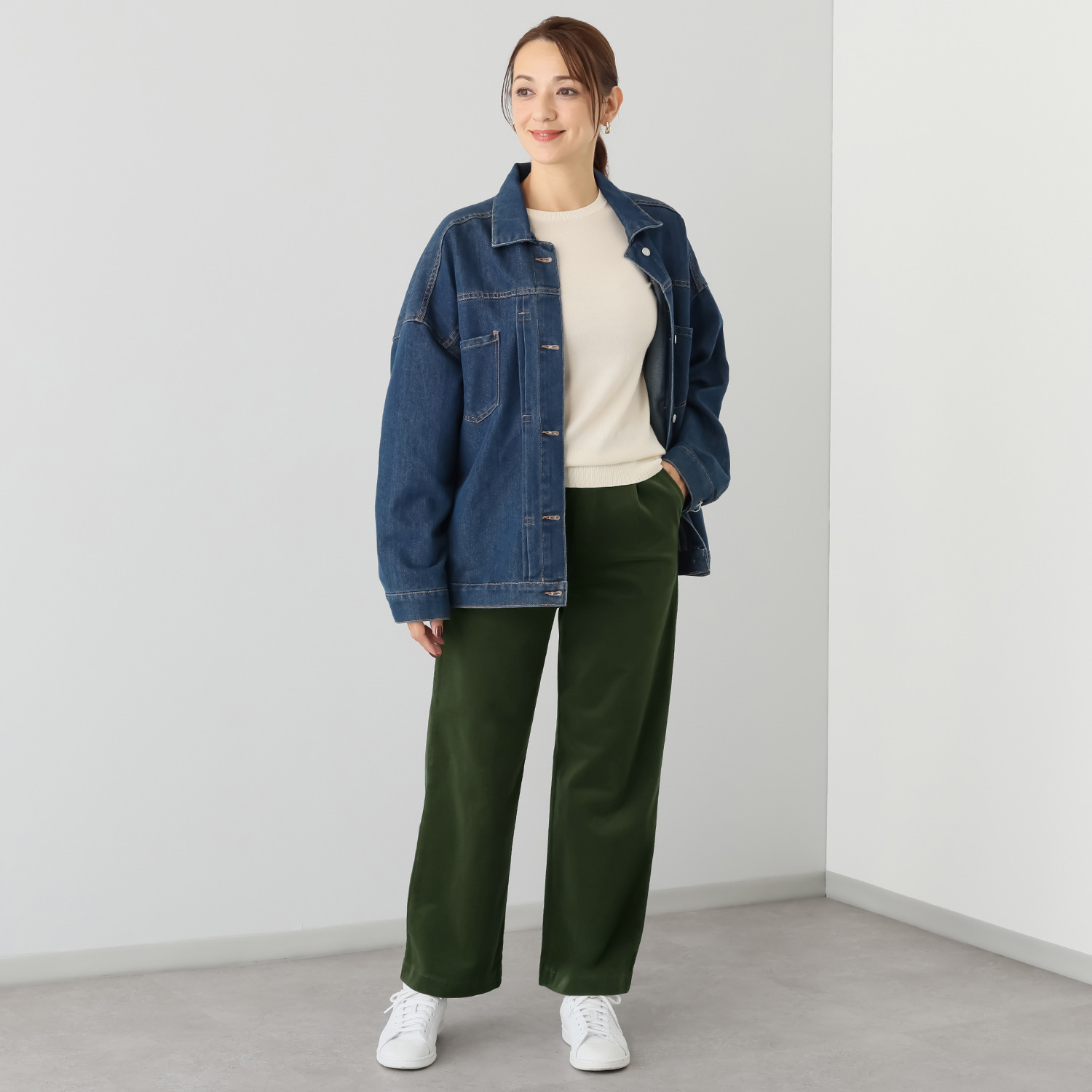 アトリエール きれいめコーデュロイ ソフトストレッチ タックワイドパンツ