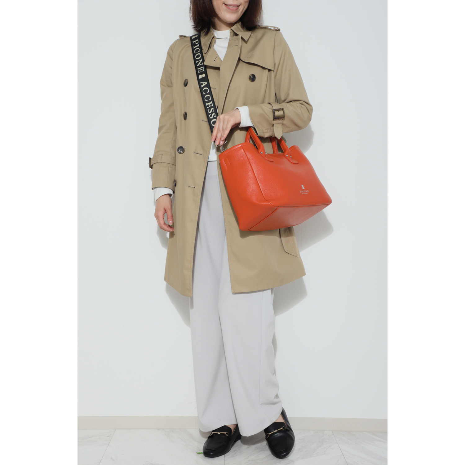 ピッコーネ アッチェッソーリ 牛革 軽量２ウェイトートバッグ