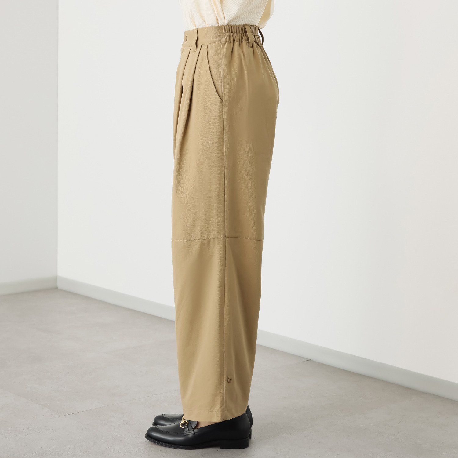 リラリー 裾アレンジ 大人のチノパンツ