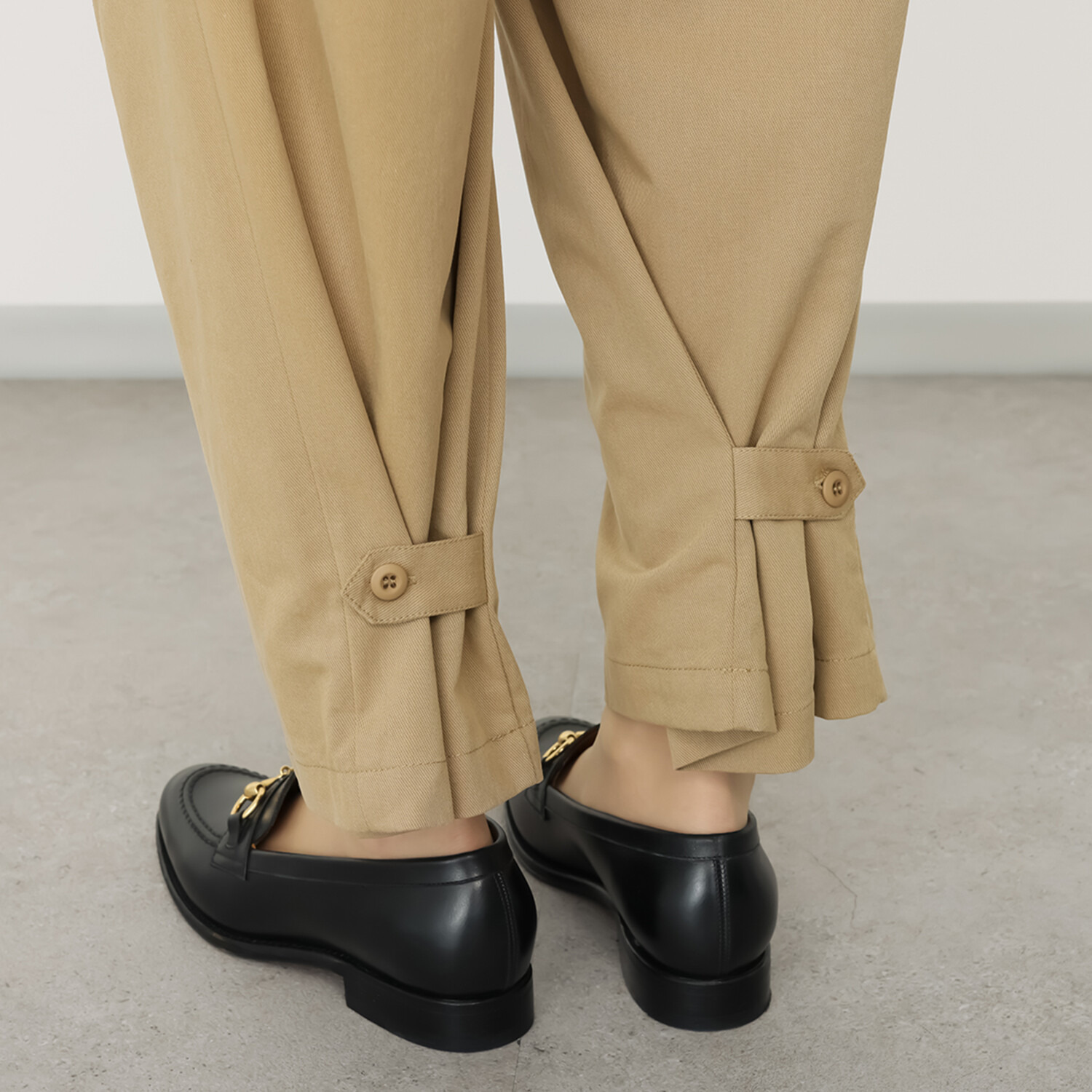 リラリー 裾アレンジ 大人のチノパンツ