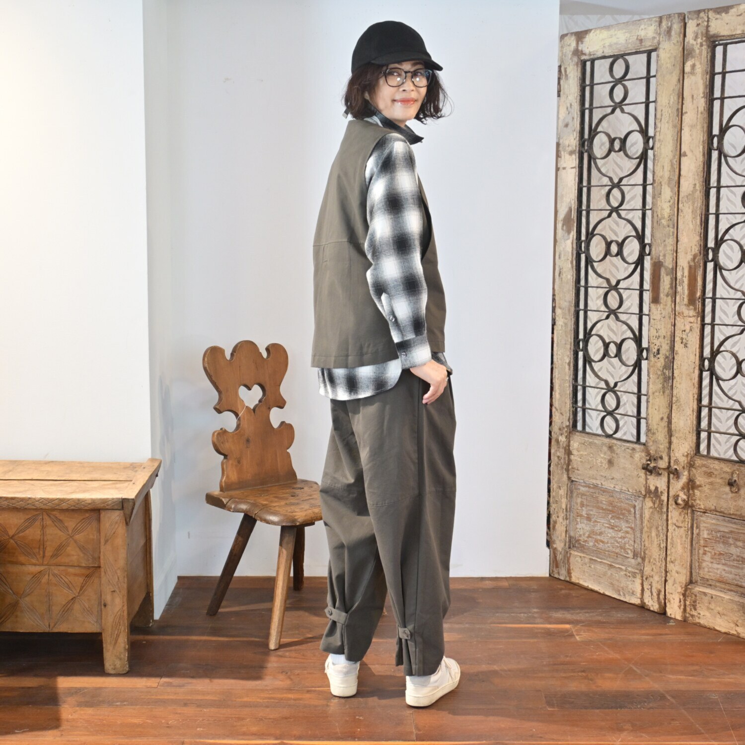 リラリー 裾アレンジ 大人のチノパンツ