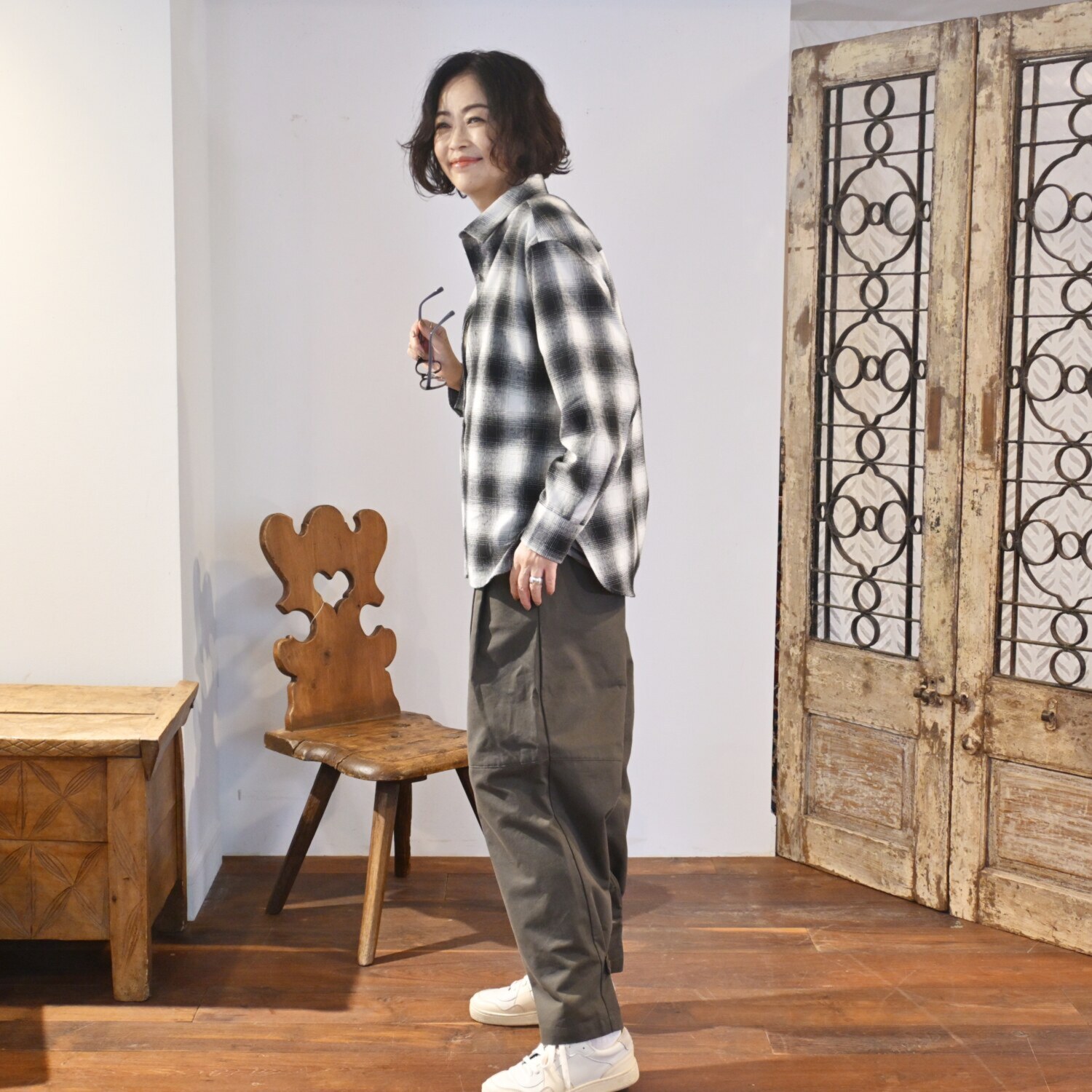 リラリー バックラインシャツ