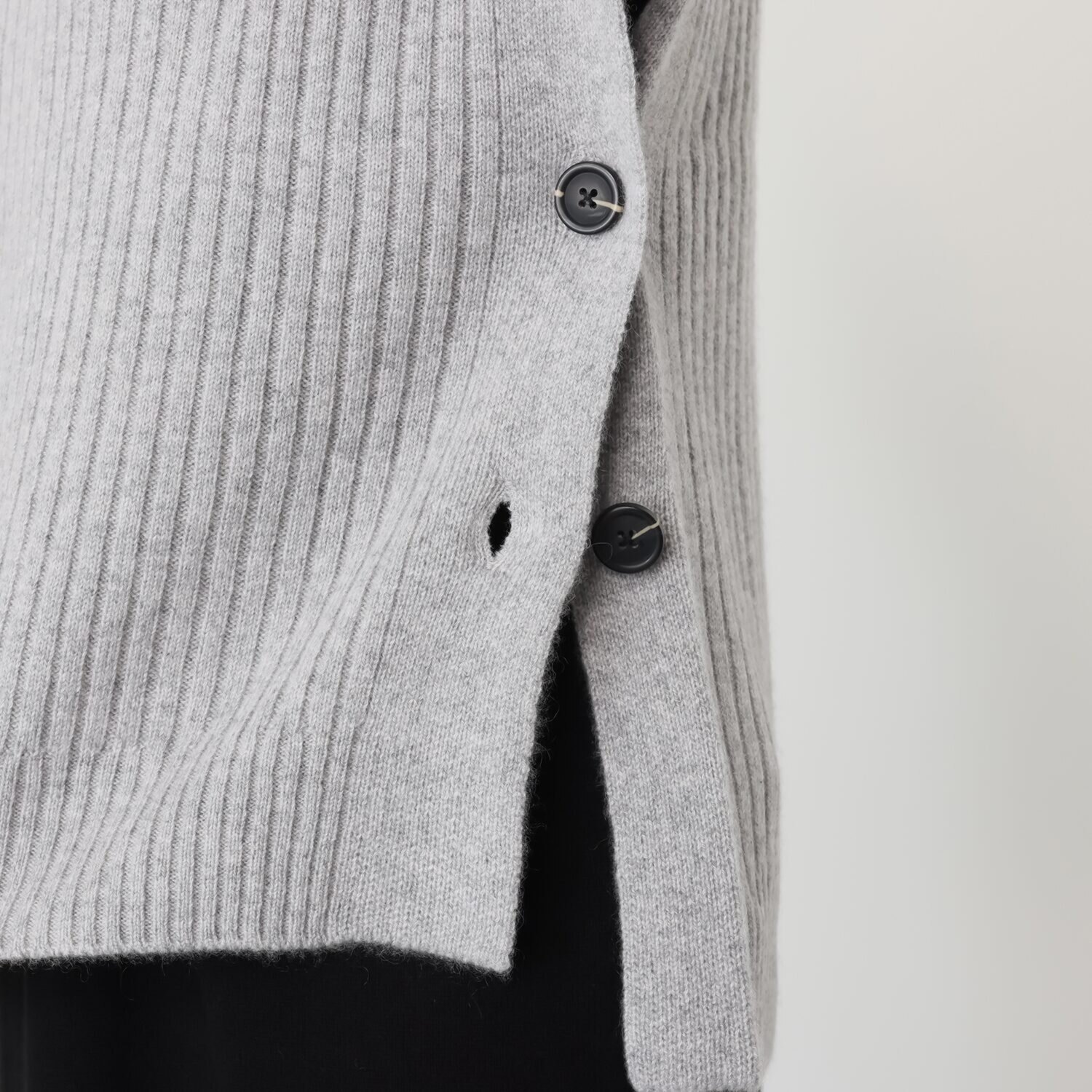 ナチュラム カシミヤ１００％ すっきり見えする リブ編ゆったりベスト