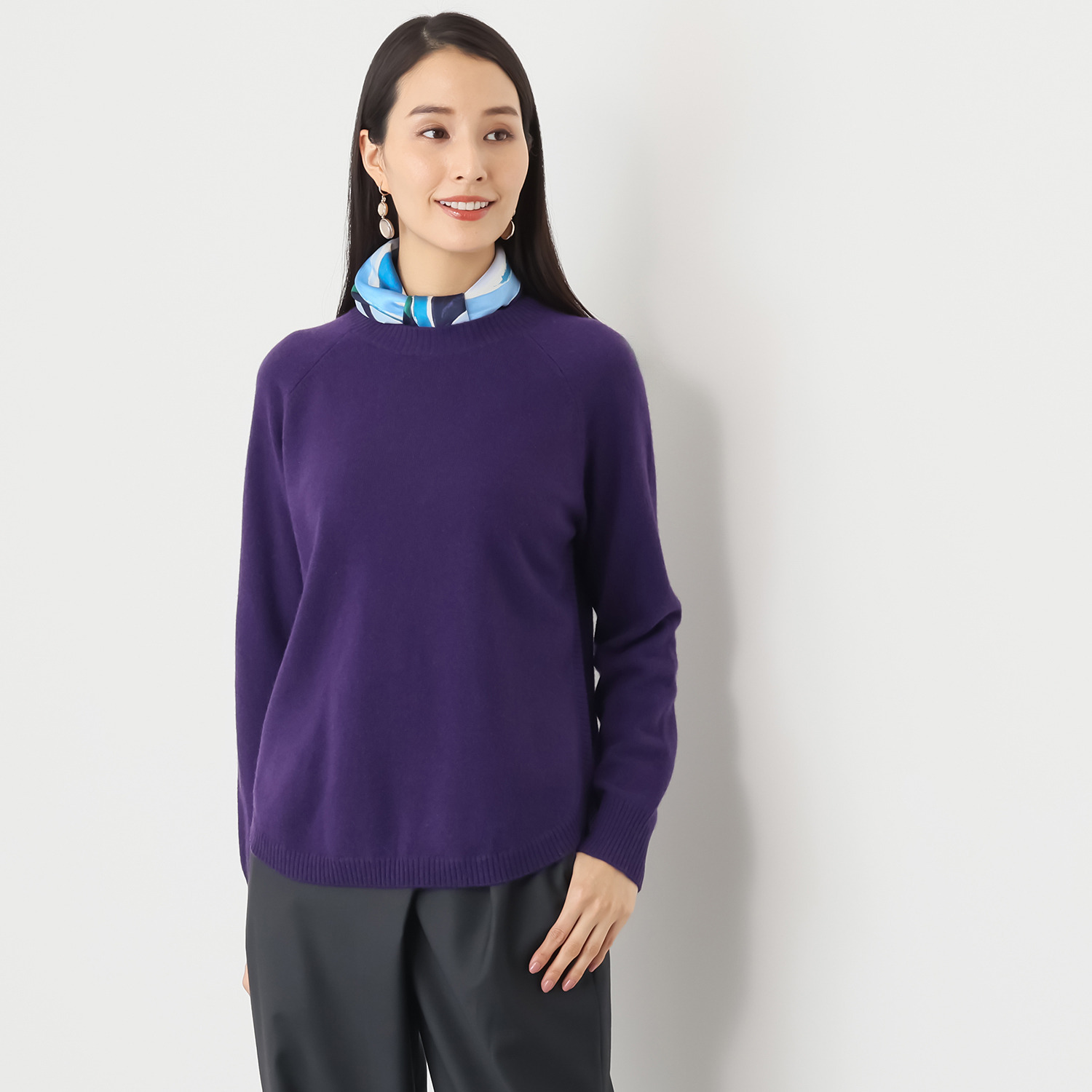 ナチュラム お手入れ簡単 カシミヤヤクの 裾のシルエットに拘った デザインセーター