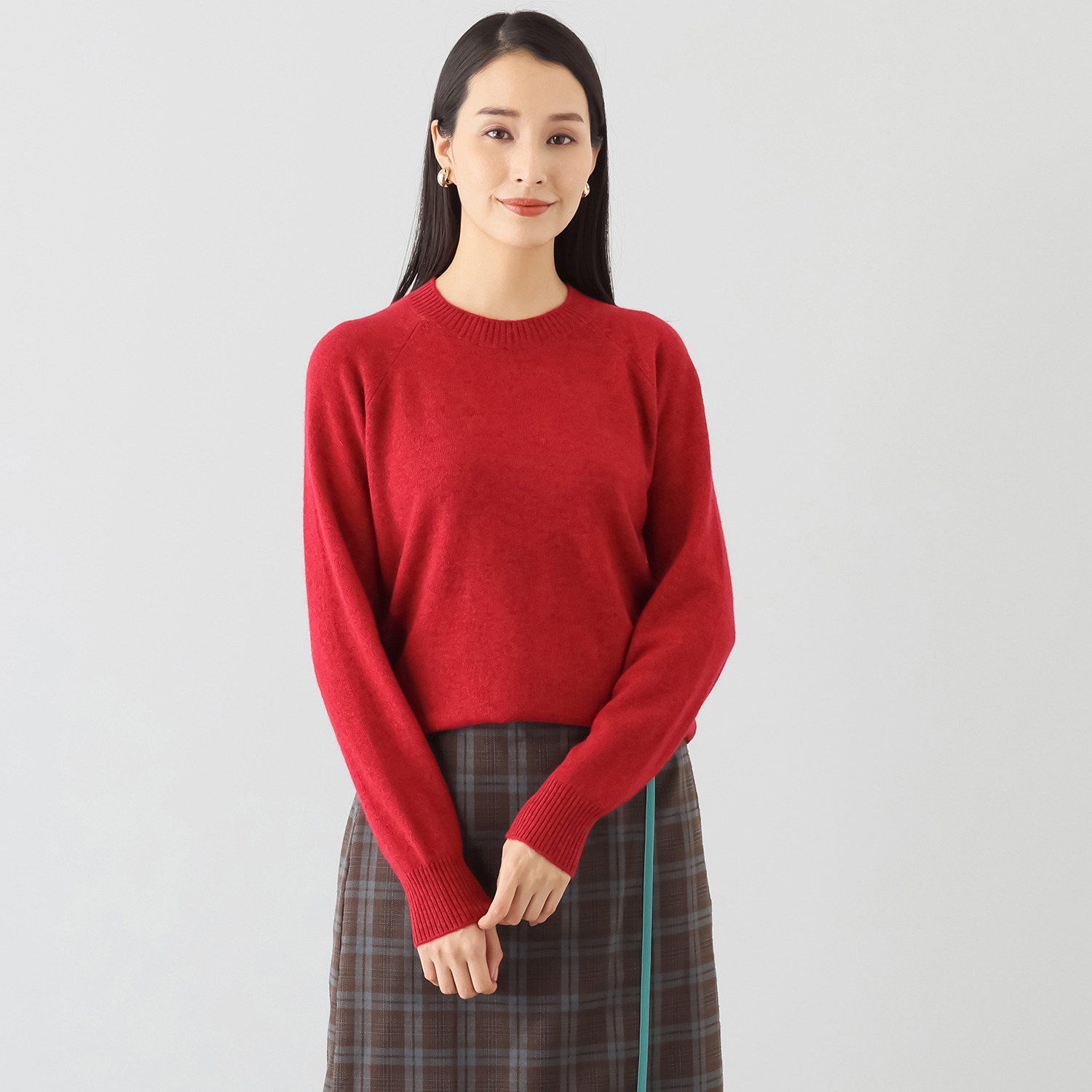 ナチュラム お手入れ簡単 カシミヤヤクの 裾のシルエットに拘った デザインセーター