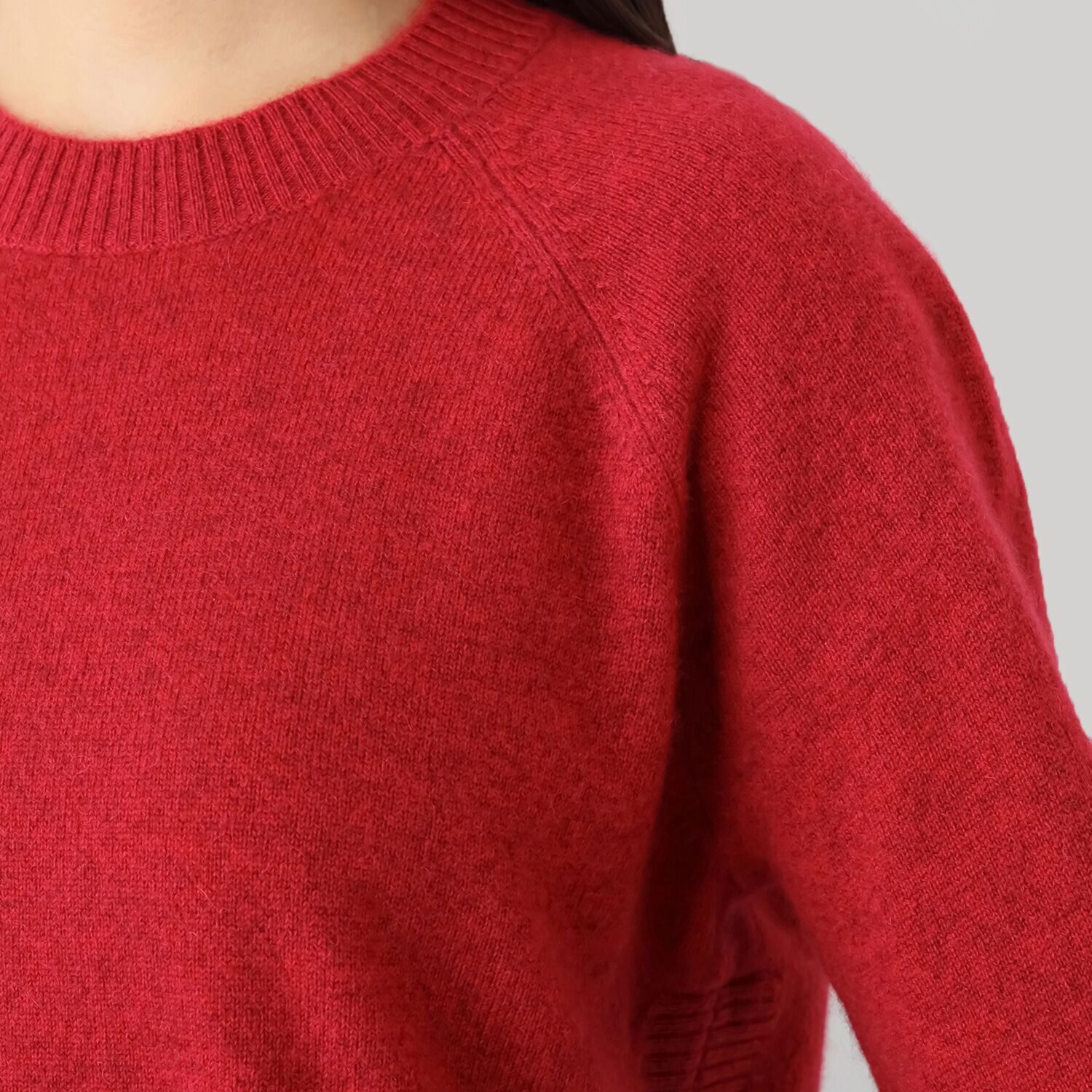 ナチュラム お手入れ簡単 カシミヤヤクの 裾のシルエットに拘った デザインセーター