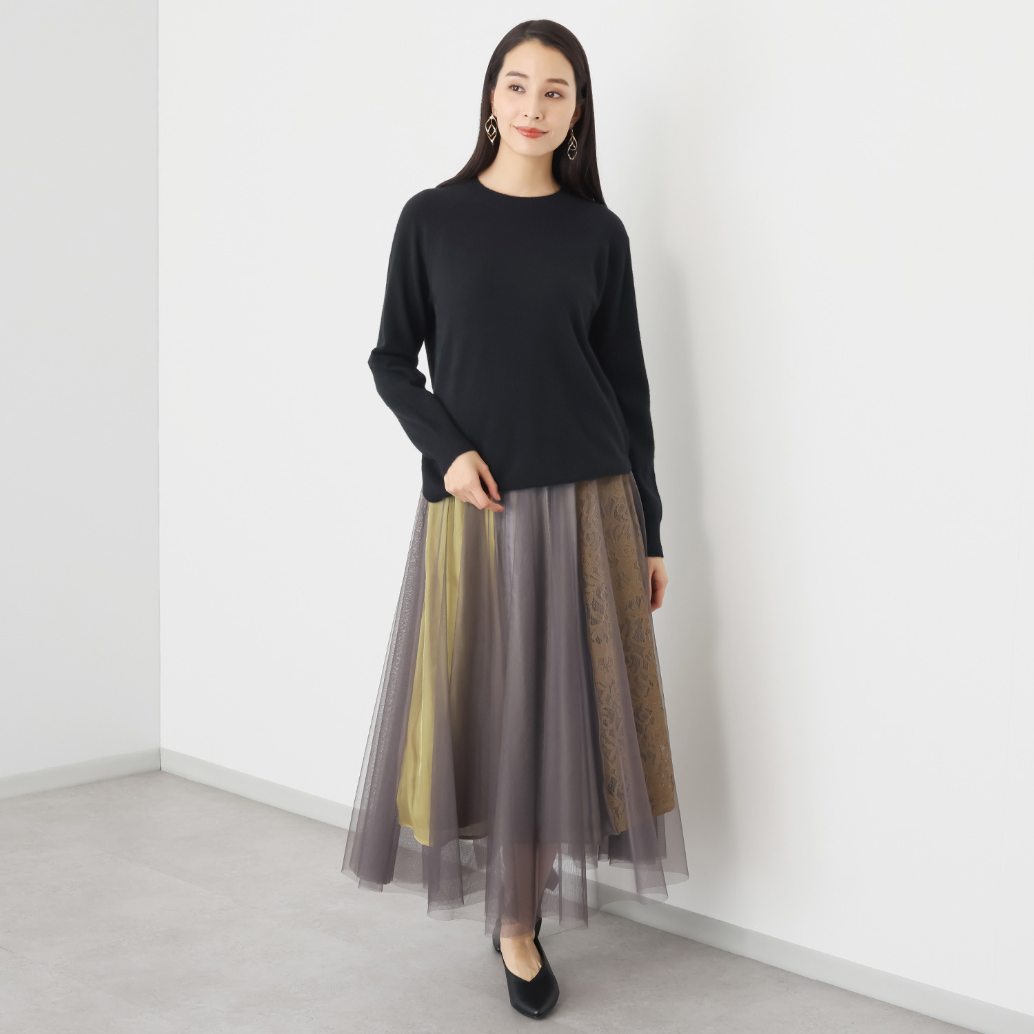 ナチュラム お手入れ簡単 カシミヤヤクの 裾のシルエットに拘った デザインセーター