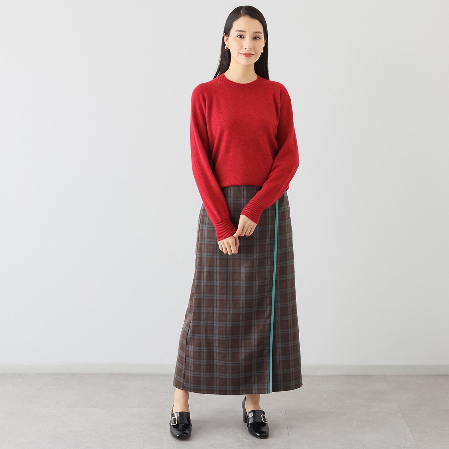 ナチュラム お手入れ簡単 カシミヤヤクの 裾のシルエットに拘った デザインセーター