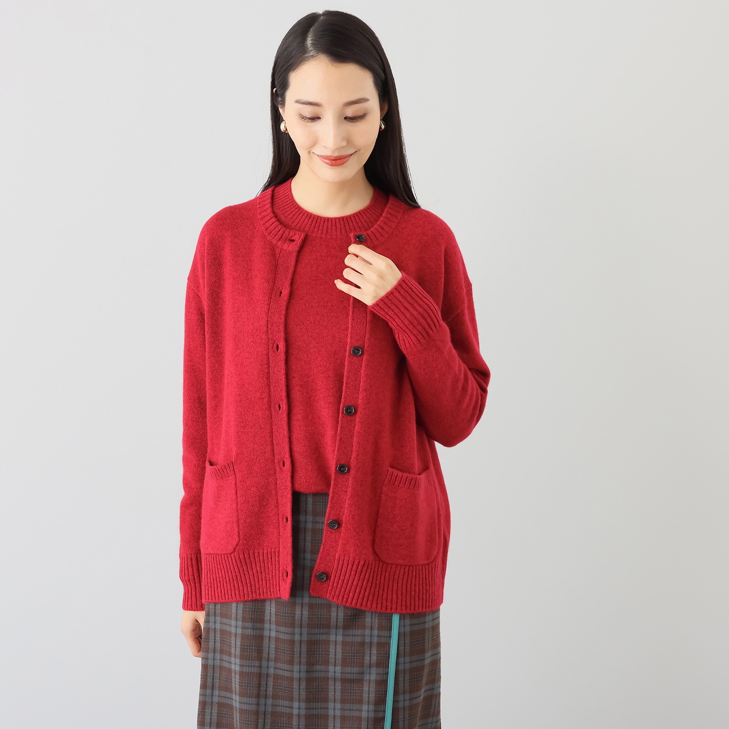 ナチュラム お手入れ簡単 カシミヤヤクの ポケット付ミドルゲージの ニットカーディガン