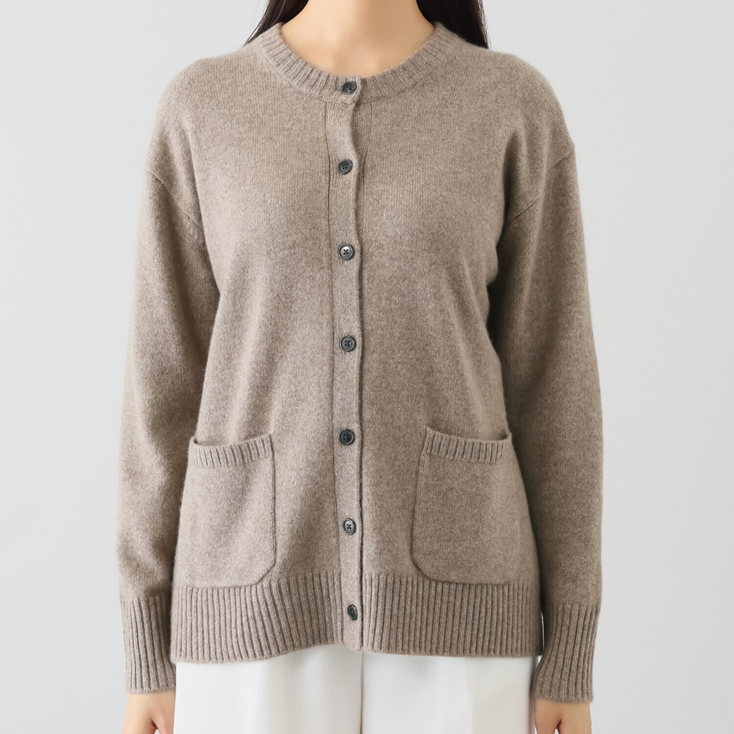 ナチュラム お手入れ簡単 カシミヤヤクの ポケット付ミドルゲージの ニットカーディガン