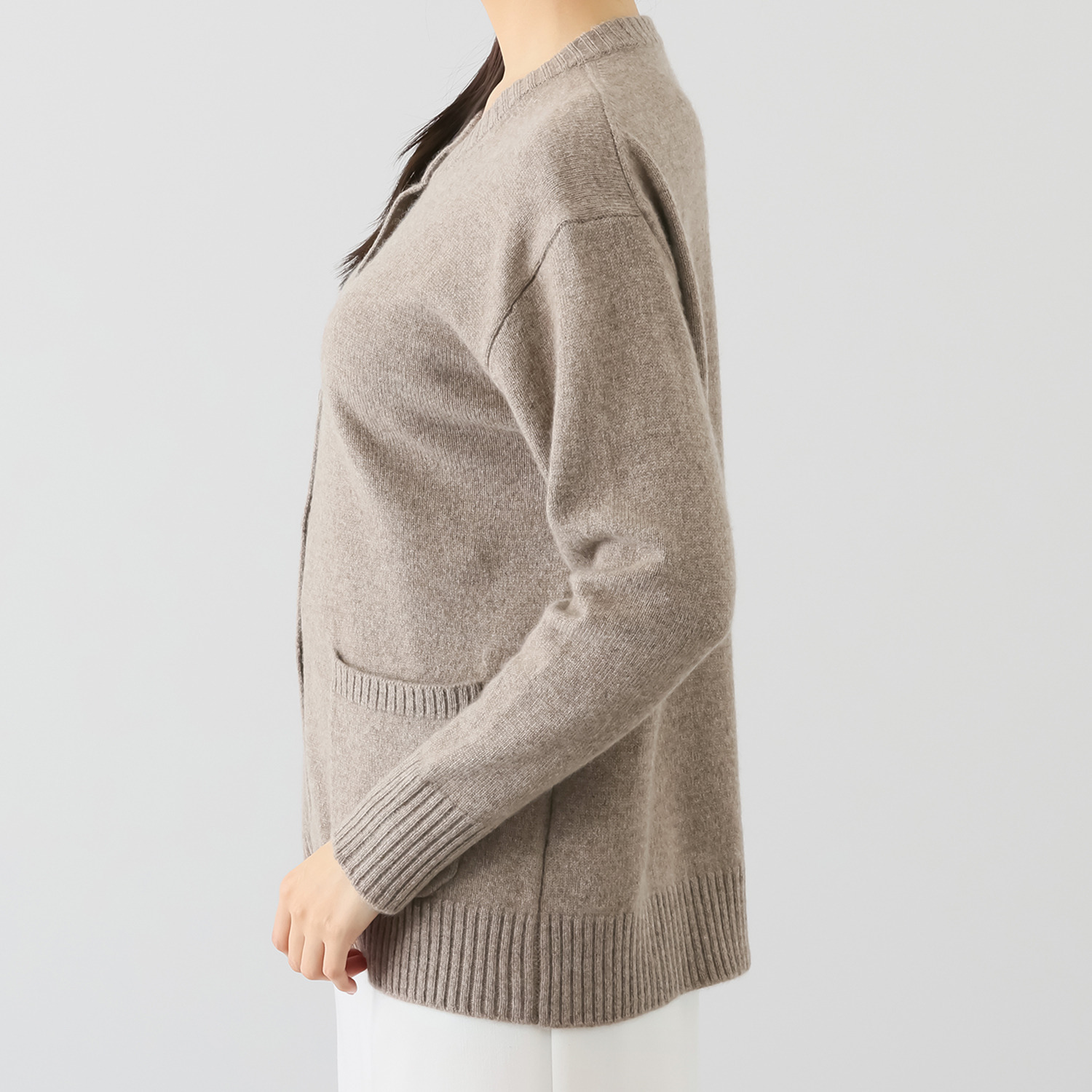 ナチュラム お手入れ簡単 カシミヤヤクの ポケット付ミドルゲージの ニットカーディガン