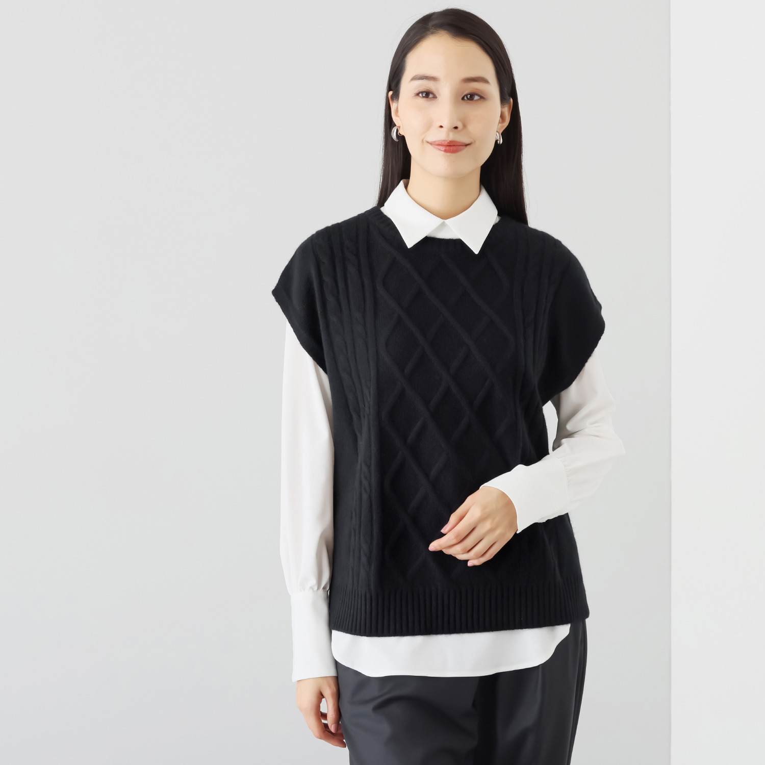 ナチュラム お手入れ簡単 カシミヤヤクの ゆったりシルエットの デザインベスト