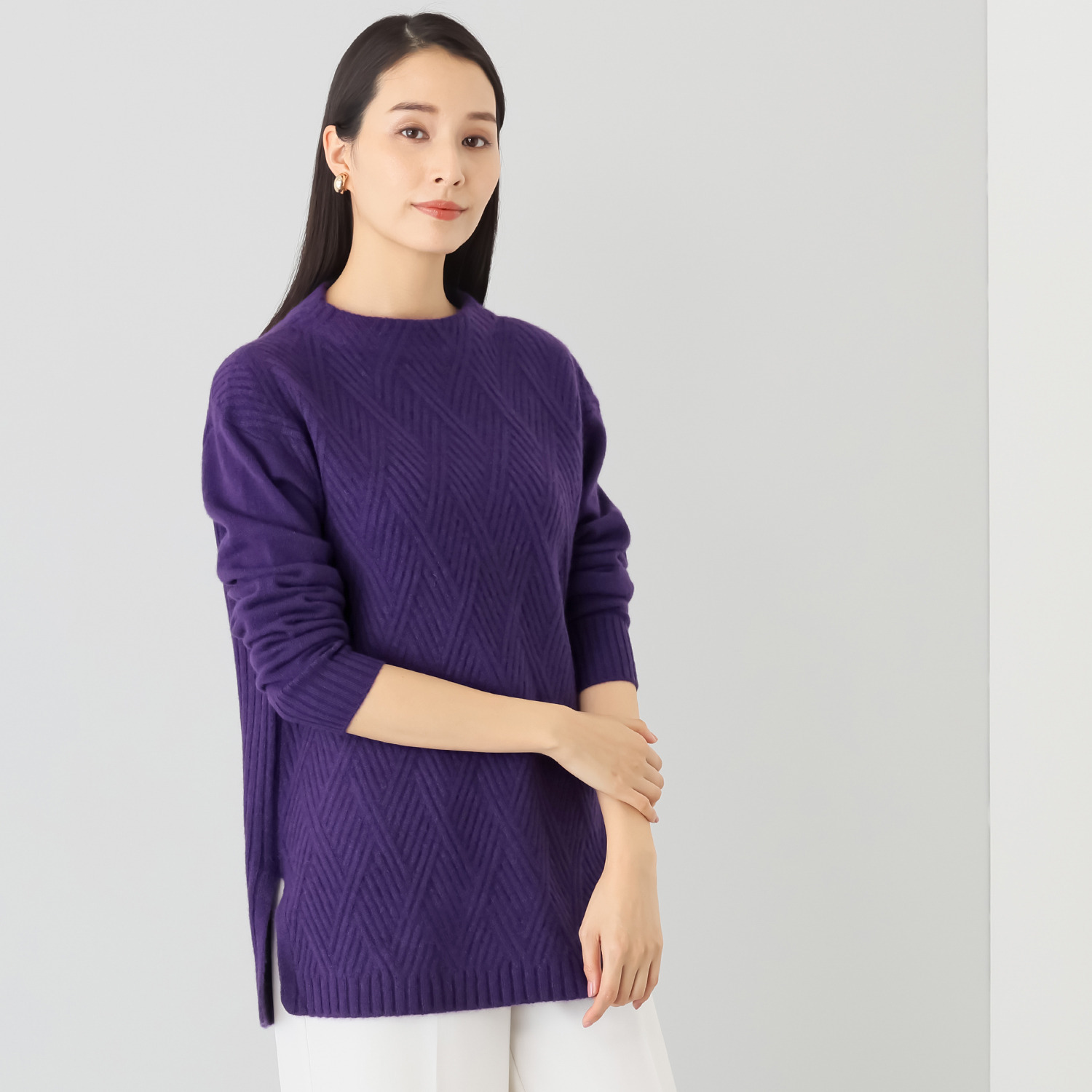 ナチュラム お手入れ簡単 カシミヤヤクの 交差柄が目を惹く デザインセーター