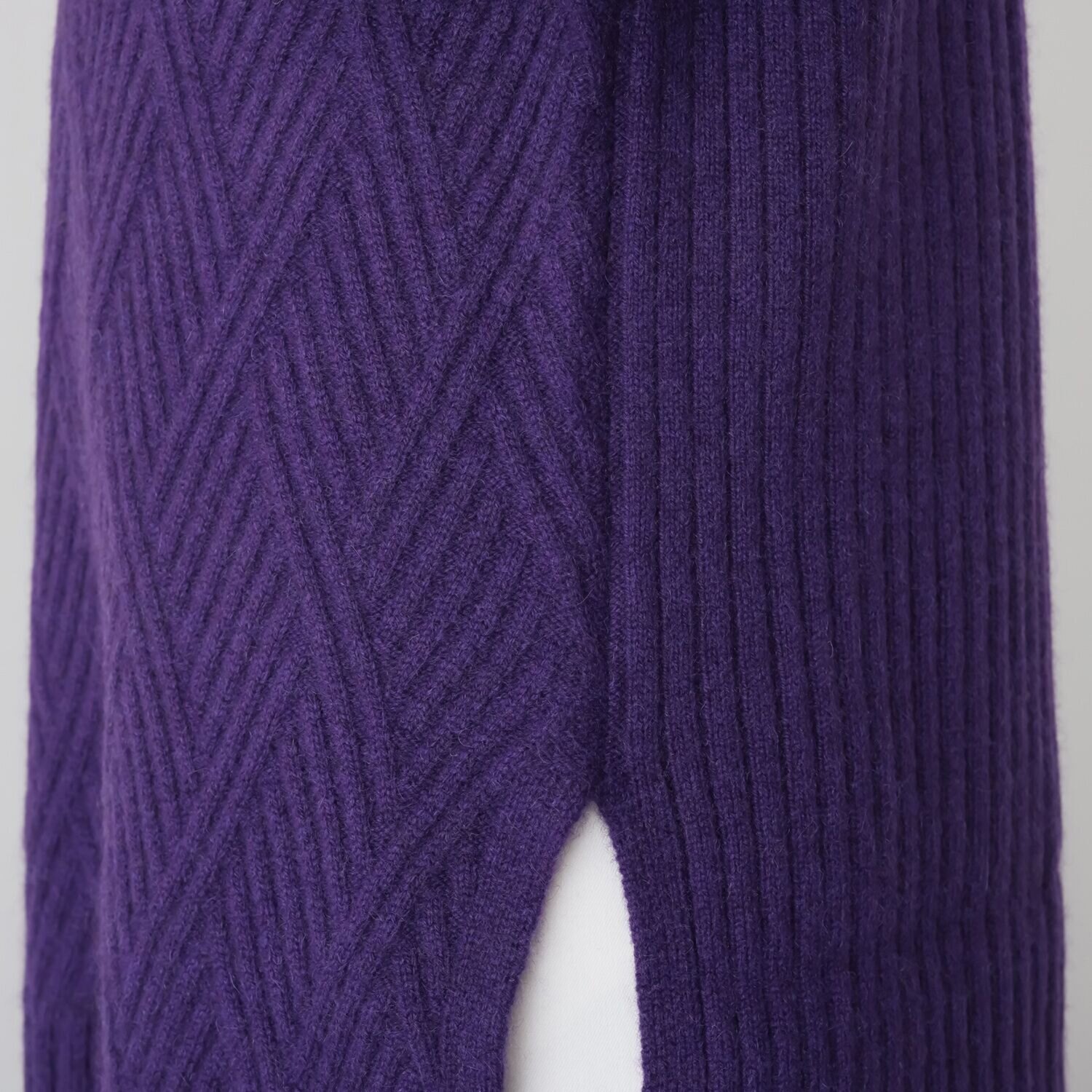 ナチュラム お手入れ簡単 カシミヤヤクの 交差柄が目を惹く デザインセーター