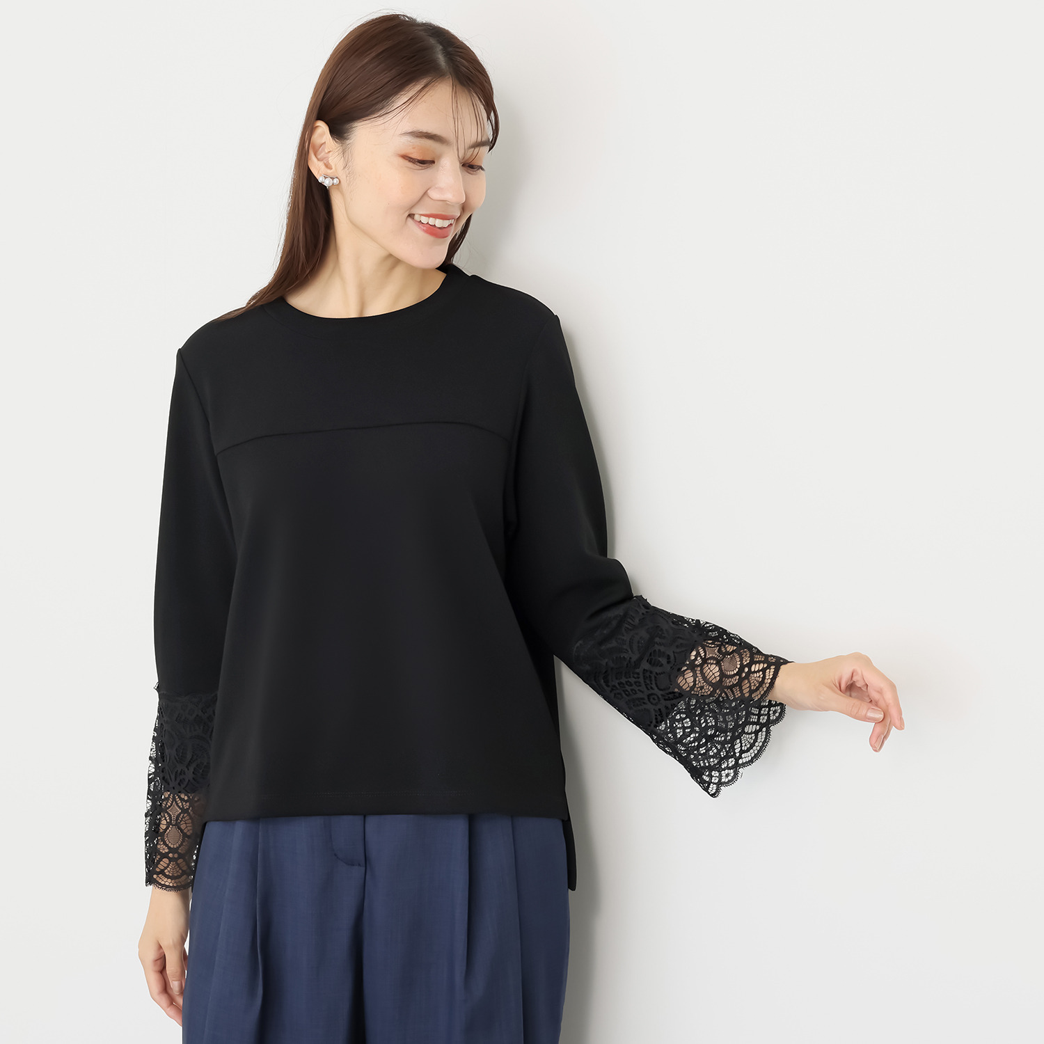 シルバーミントシュガー 袖口レースが印象的な 前ヨーク切替 ボックスシルエット プルオーバー